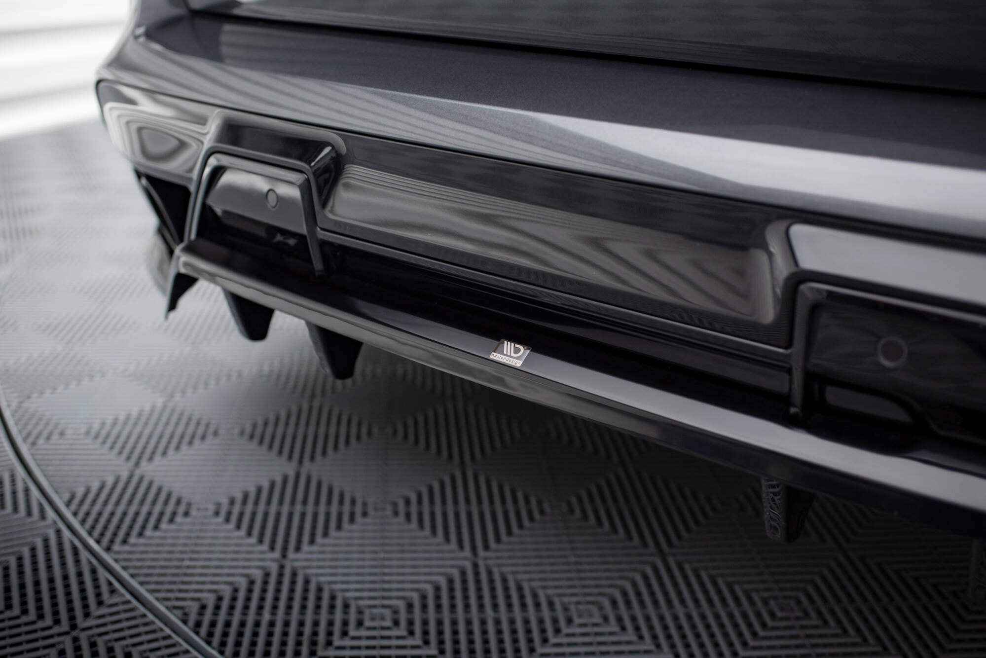 Rear Splitter (with vertical bars) BMW X5 M F95 / F95 Facelift - Image 3