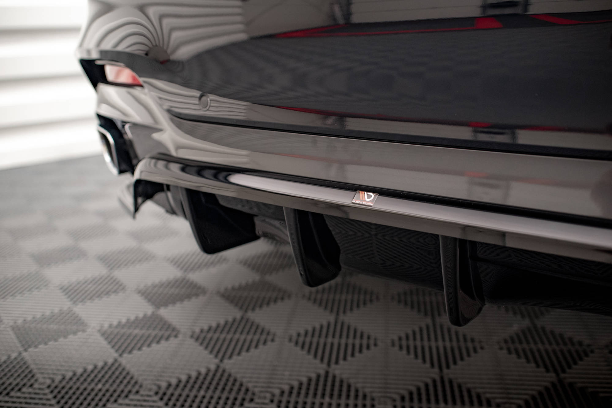 Rear Splitter (with vertical bars) BMW X6 M-Pack F16 - Image 5