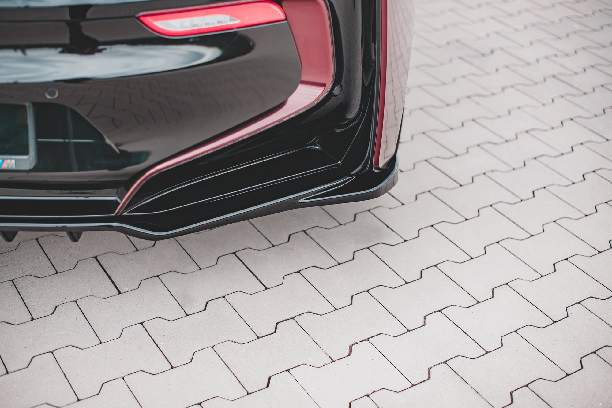 Rear Splitter (with vertical bars) BMW i8 - Image 3