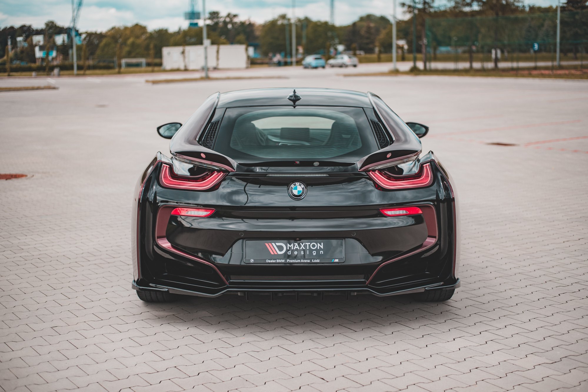 Rear Splitter (with vertical bars) BMW i8 - Image 5