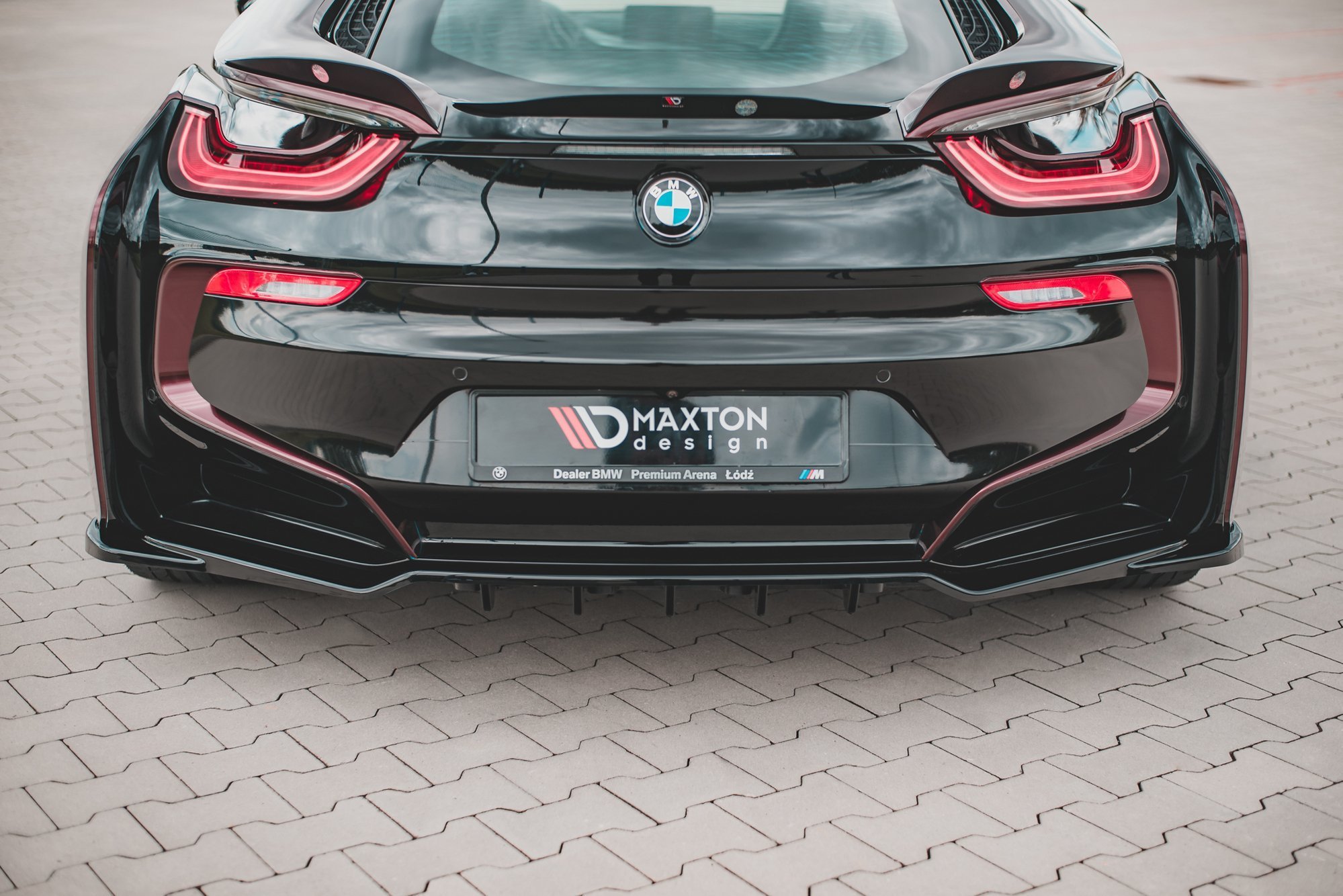 Rear Splitter (with vertical bars) BMW i8 - Image 6