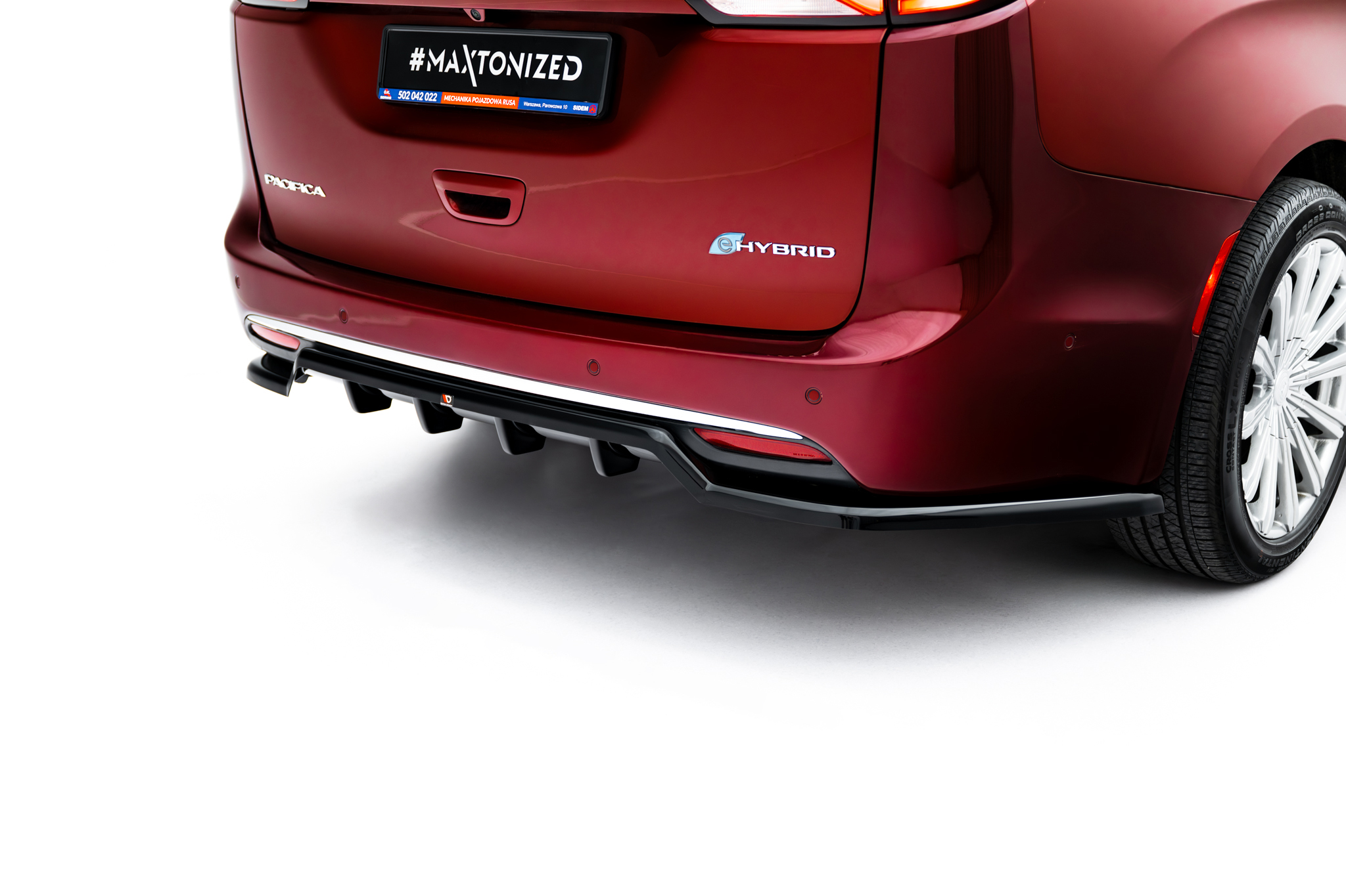 Rear Splitter (with vertical bars) Chrysler Pacifica Mk2 - Image 2