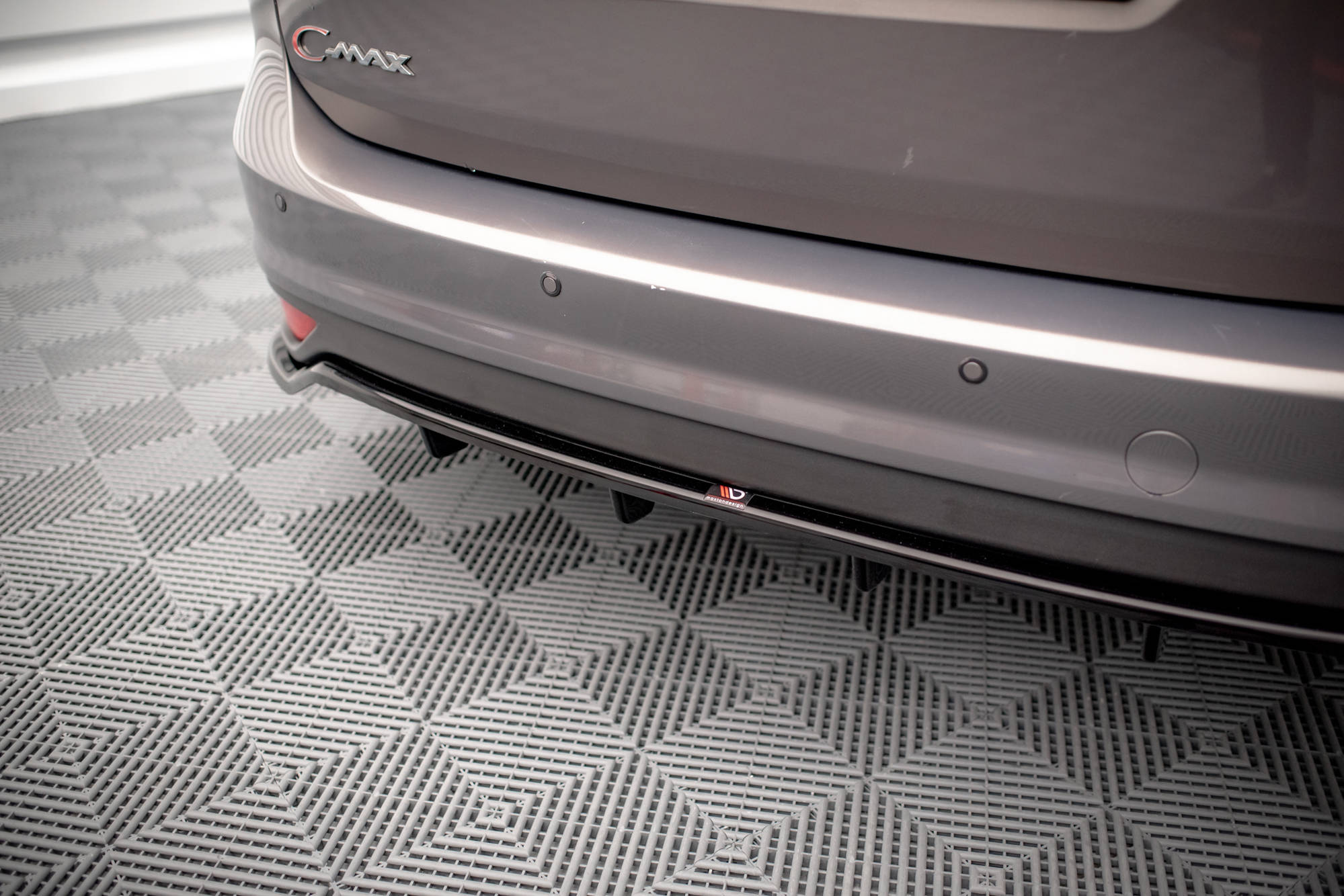 Rear Splitter (with vertical bars) Ford C-Max Mk2 - Image 3
