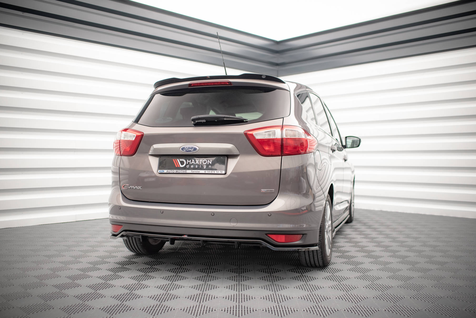 Rear Splitter (with vertical bars) Ford C-Max Mk2 - Image 4