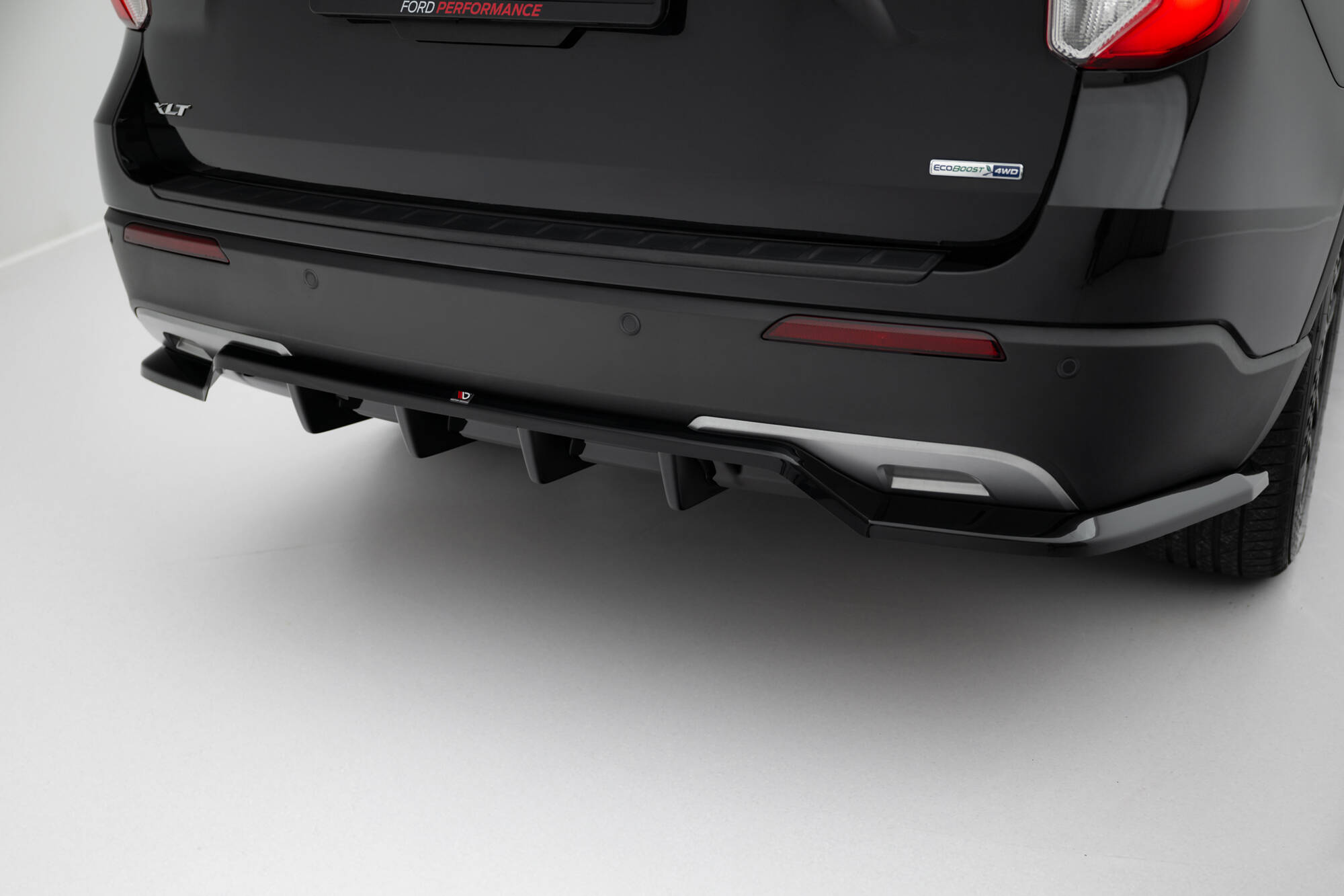 Rear Splitter (with vertical bars) Ford Explorer XLT Mk6 - Image 2