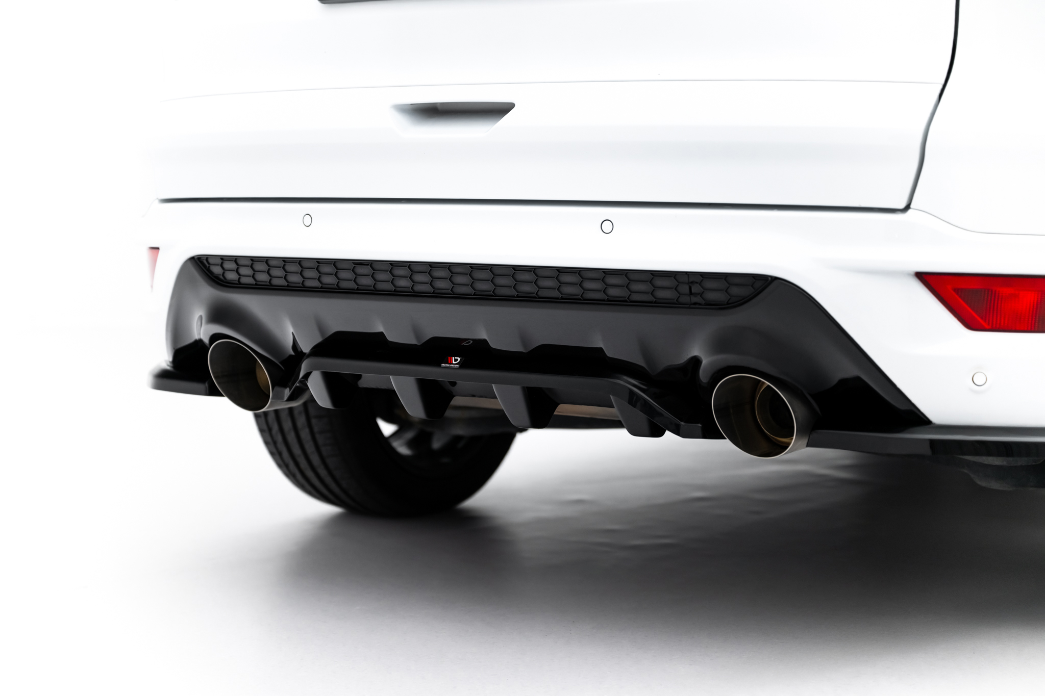 Rear Splitter (with vertical bars) Ford Kuga ST-Line Mk2 Facelift - Image 8