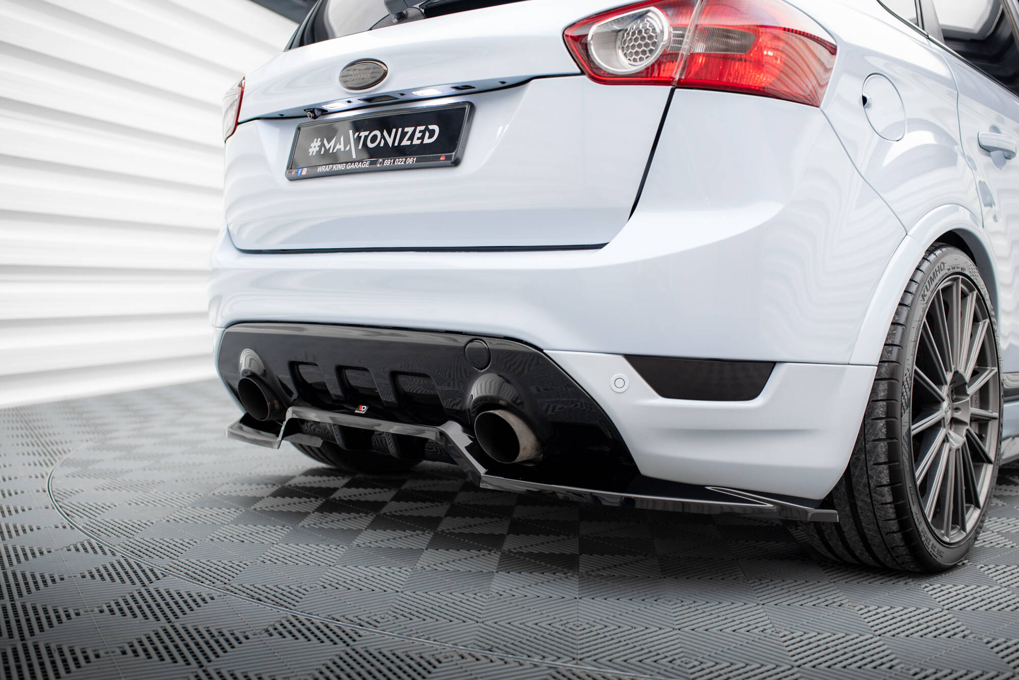 Rear Splitter (with vertical bars) Ford Kuga ST Mk1 - Image 2