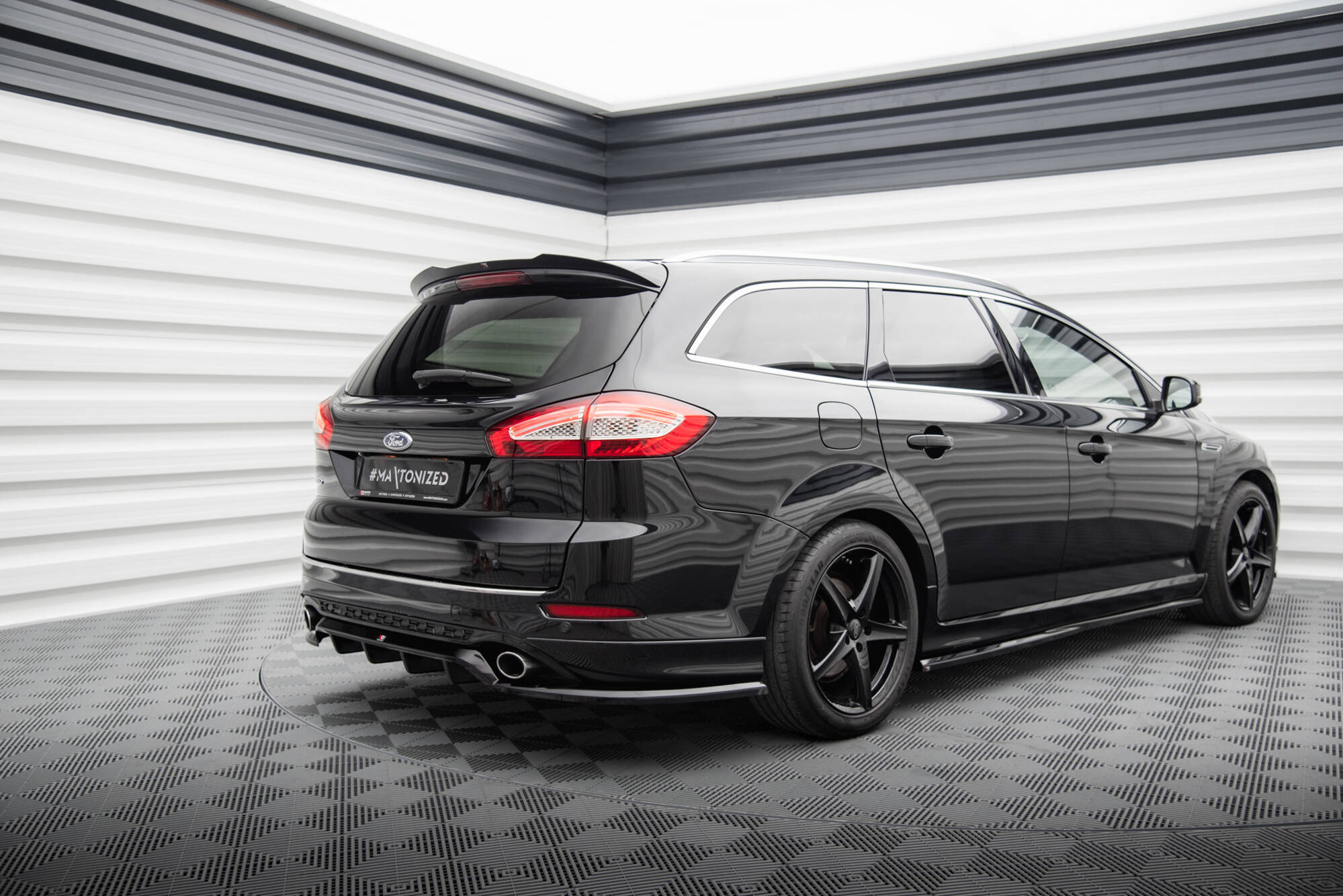 Rear Splitter (with vertical bars) Ford Mondeo ST-Line Estate Mk4 Facelift - Image 3