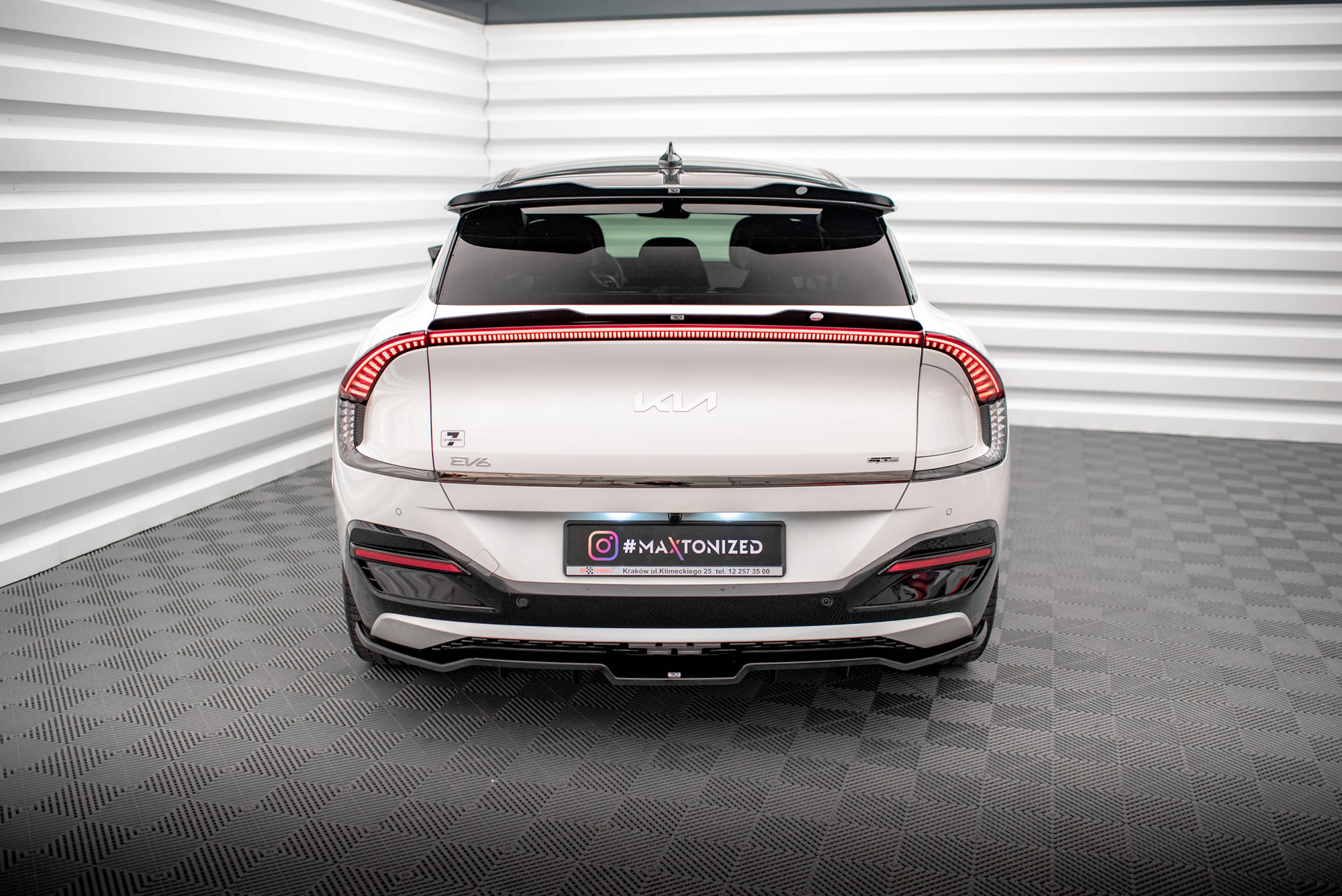 Rear Splitter (with vertical bars) Kia EV6 GT-Line Mk1 - Image 2