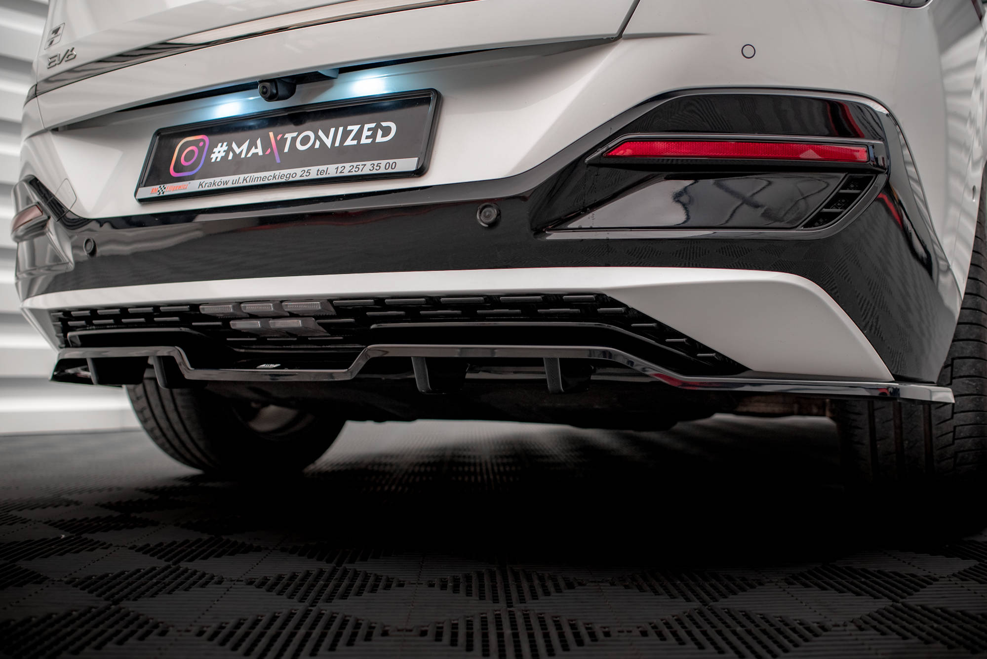 Rear Splitter (with vertical bars) Kia EV6 GT-Line Mk1 - Image 4