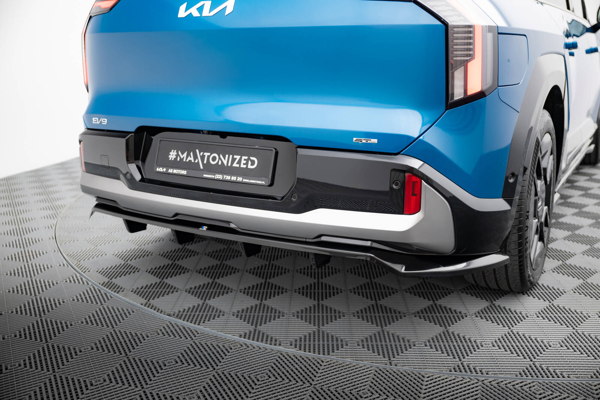 Rear Splitter (with vertical bars) Kia EV9 GT-Line Mk1 - Image 2