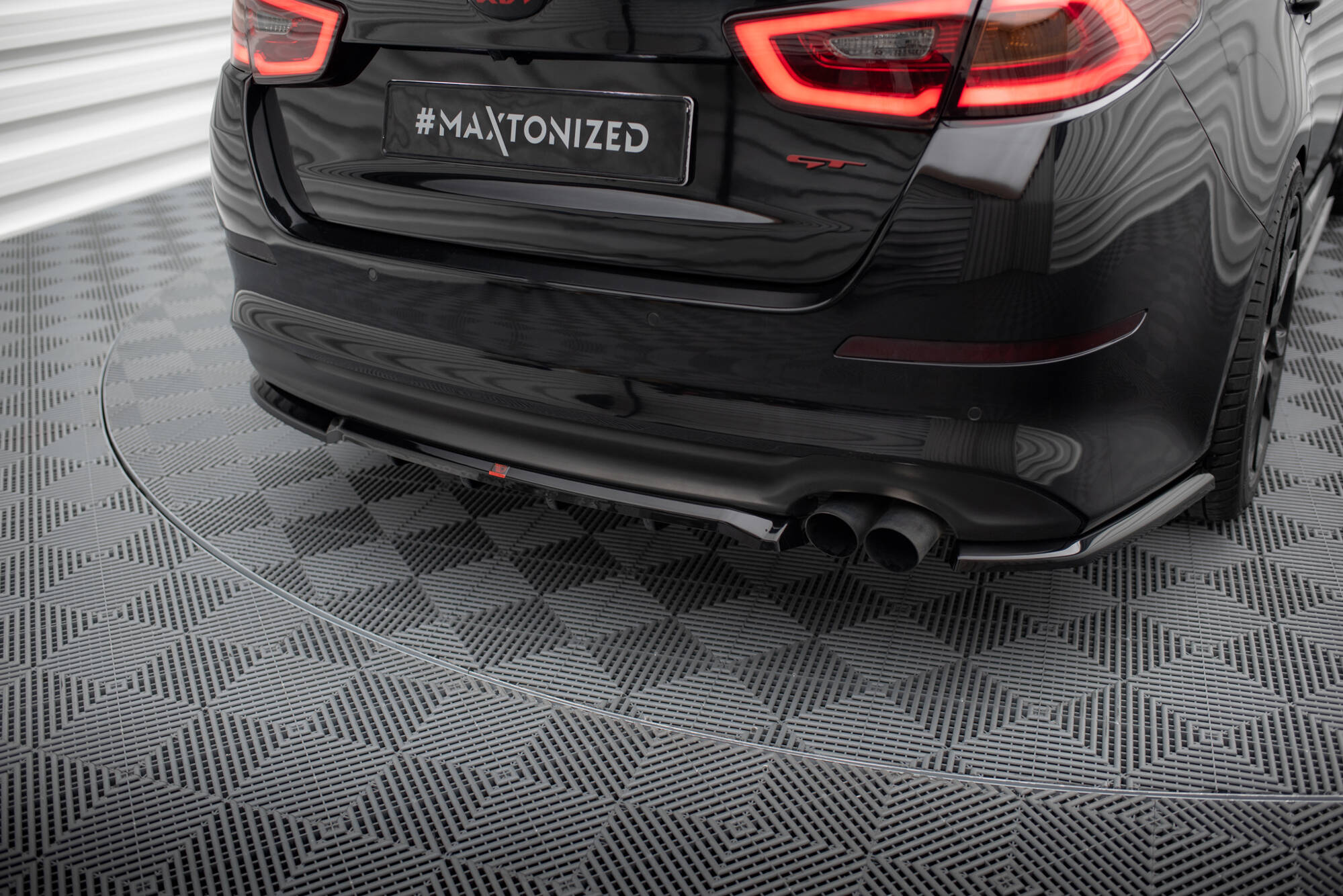 Rear Splitter (with vertical bars) Kia Optima Mk3 - Image 2