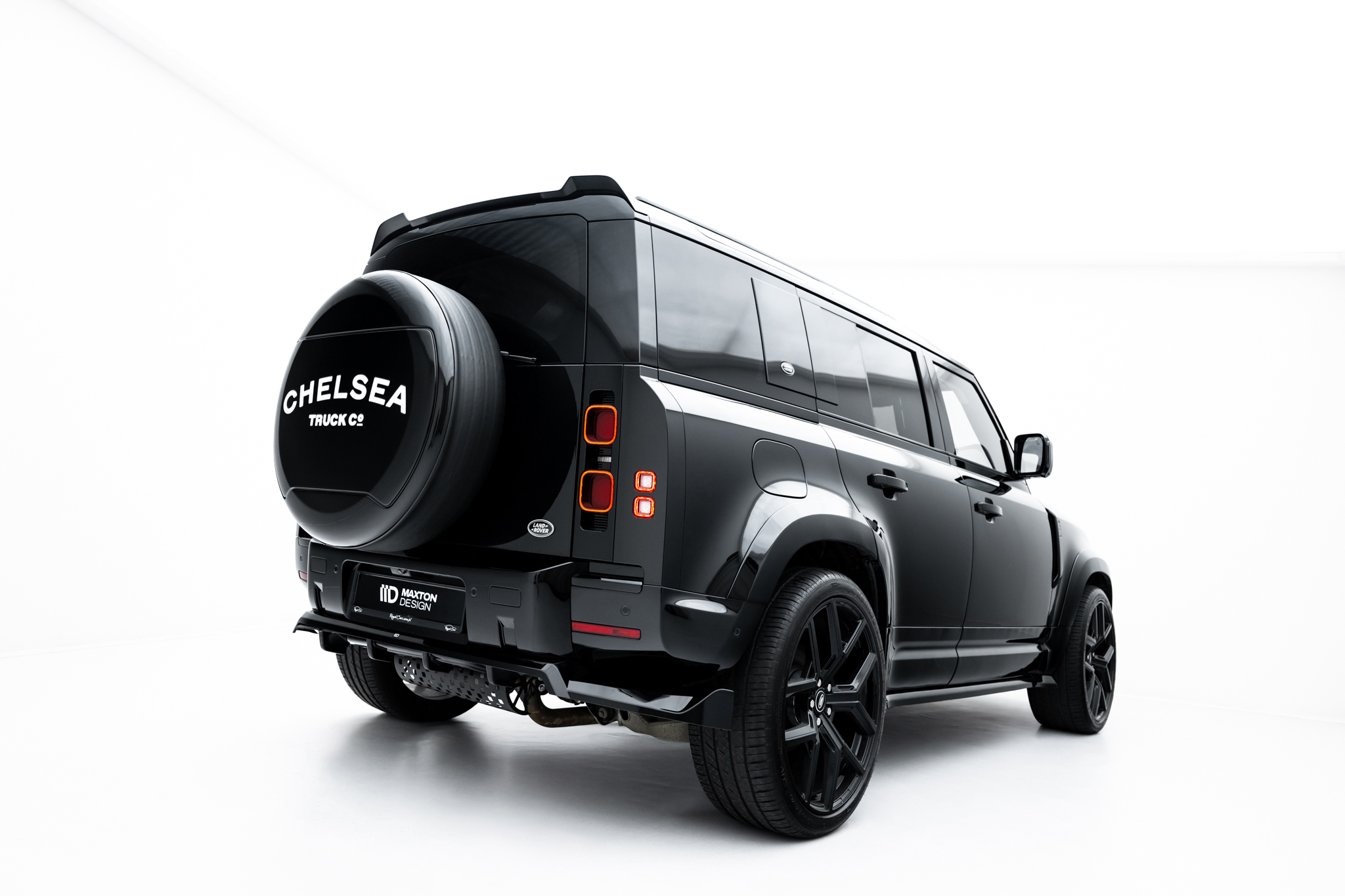 Rear Splitter (with vertical bars) Land Rover Defender Mk4
