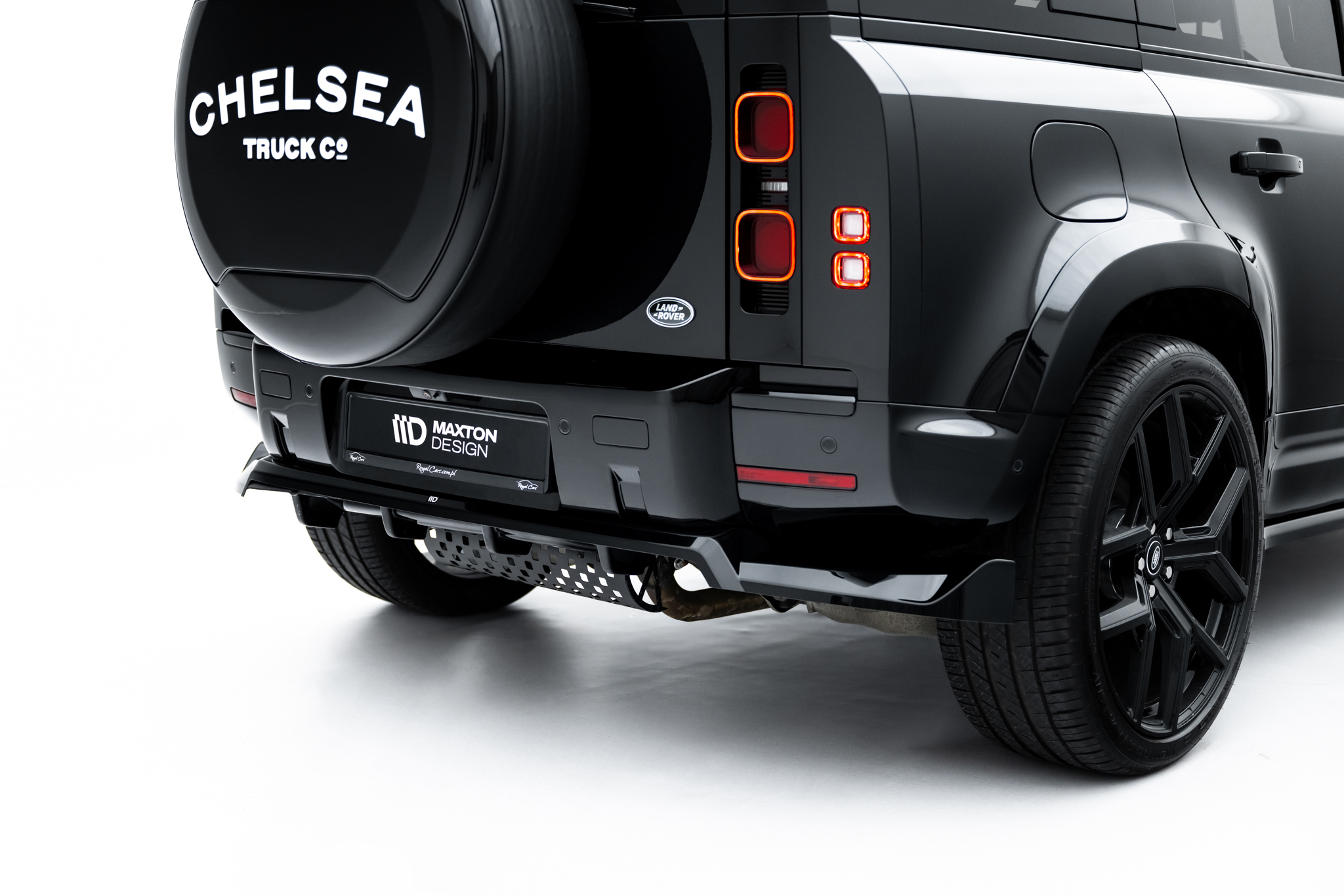 Rear Splitter (with vertical bars) Land Rover Defender Mk4 - Image 2