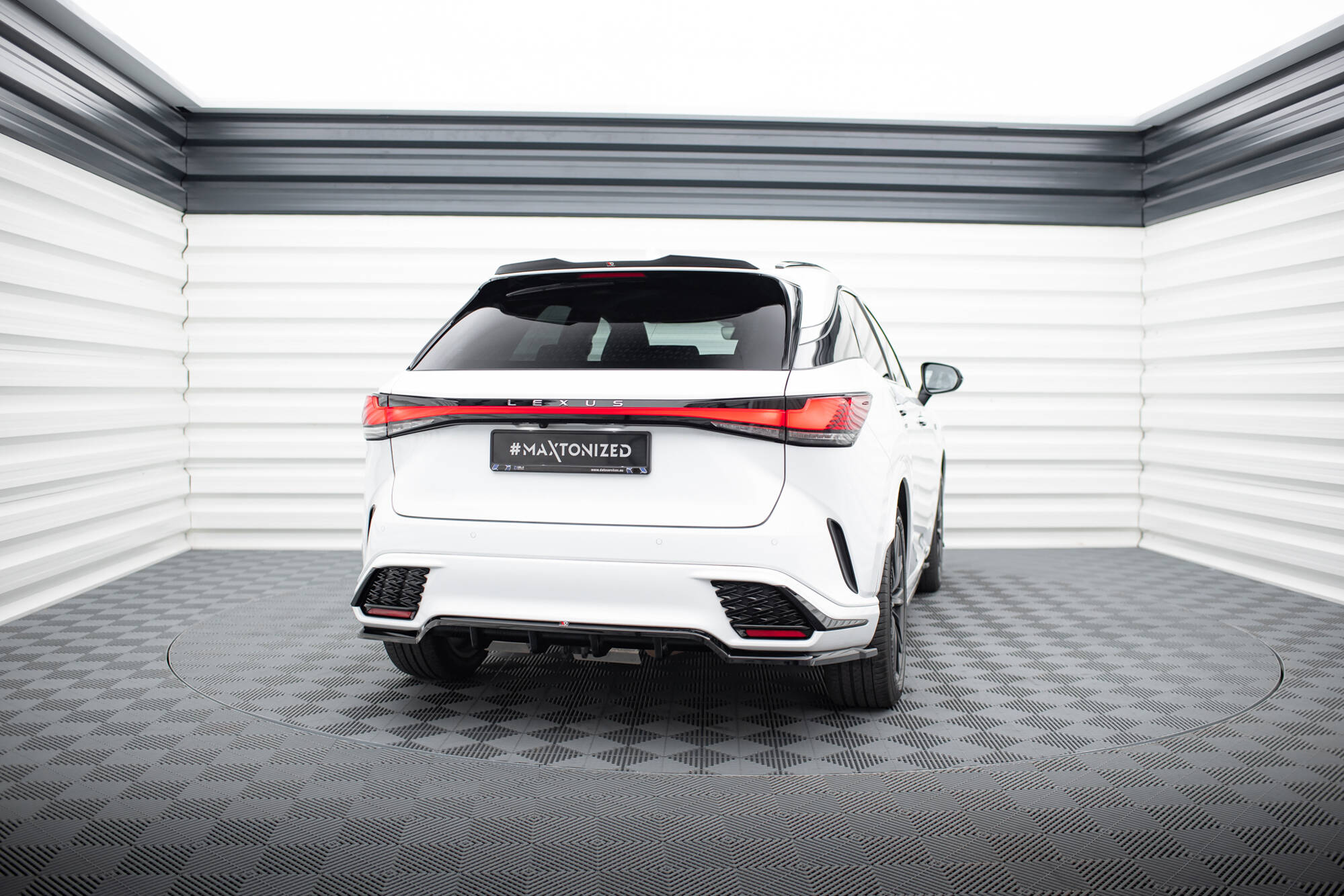 Rear Splitter (with vertical bars) Lexus RX F-Sport Mk5 - Image 2