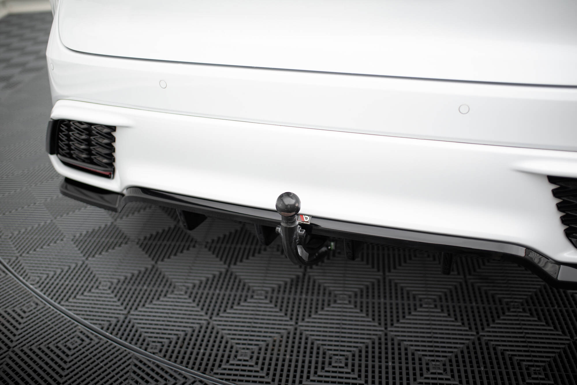 Rear Splitter (with vertical bars) Lexus RX F-Sport Mk5 - Image 8