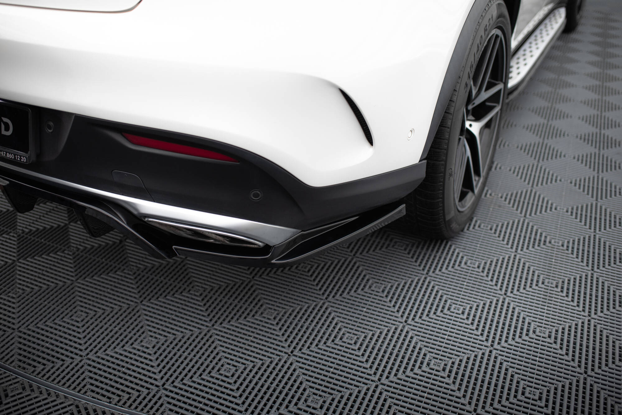 Rear Splitter (with vertical bars) Mercedes-AMG GLE 43 Coupe C292 - Image 2