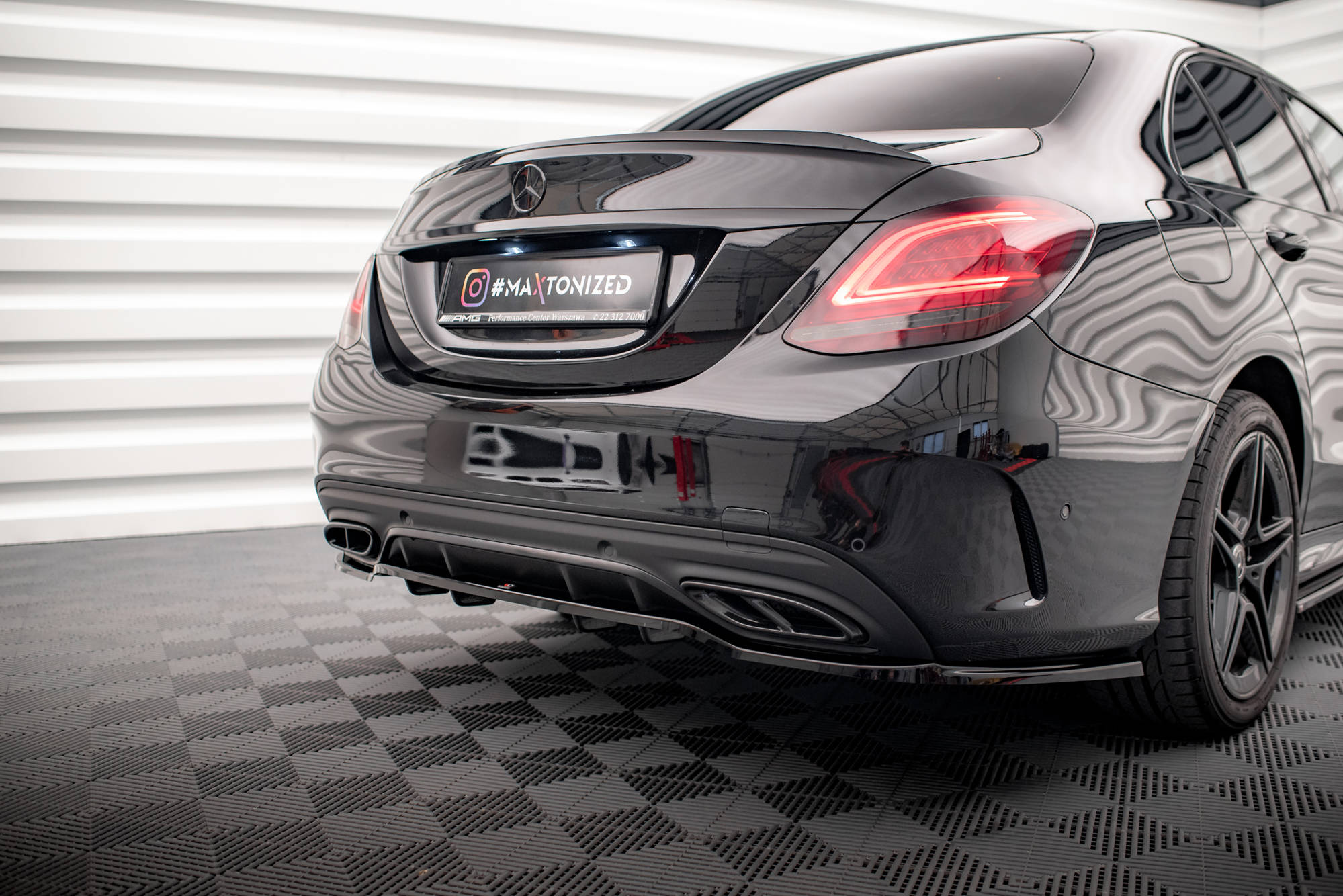 Rear Splitter (with vertical bars) Mercedes-Benz C AMG-Line W205 Facelift - Image 2