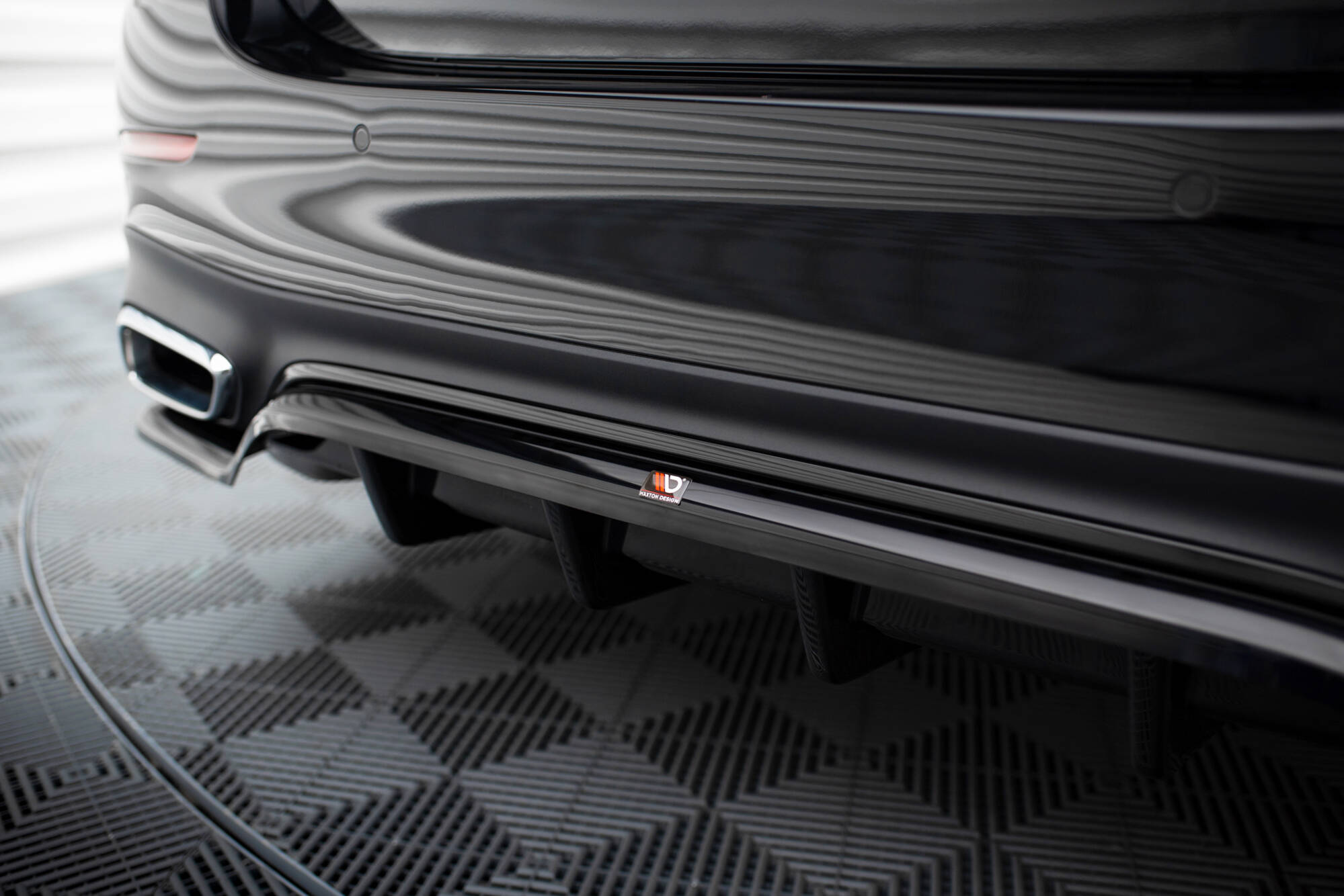 Rear Splitter (with vertical bars) Mercedes-Benz E AMG-Line W214 - Image 4