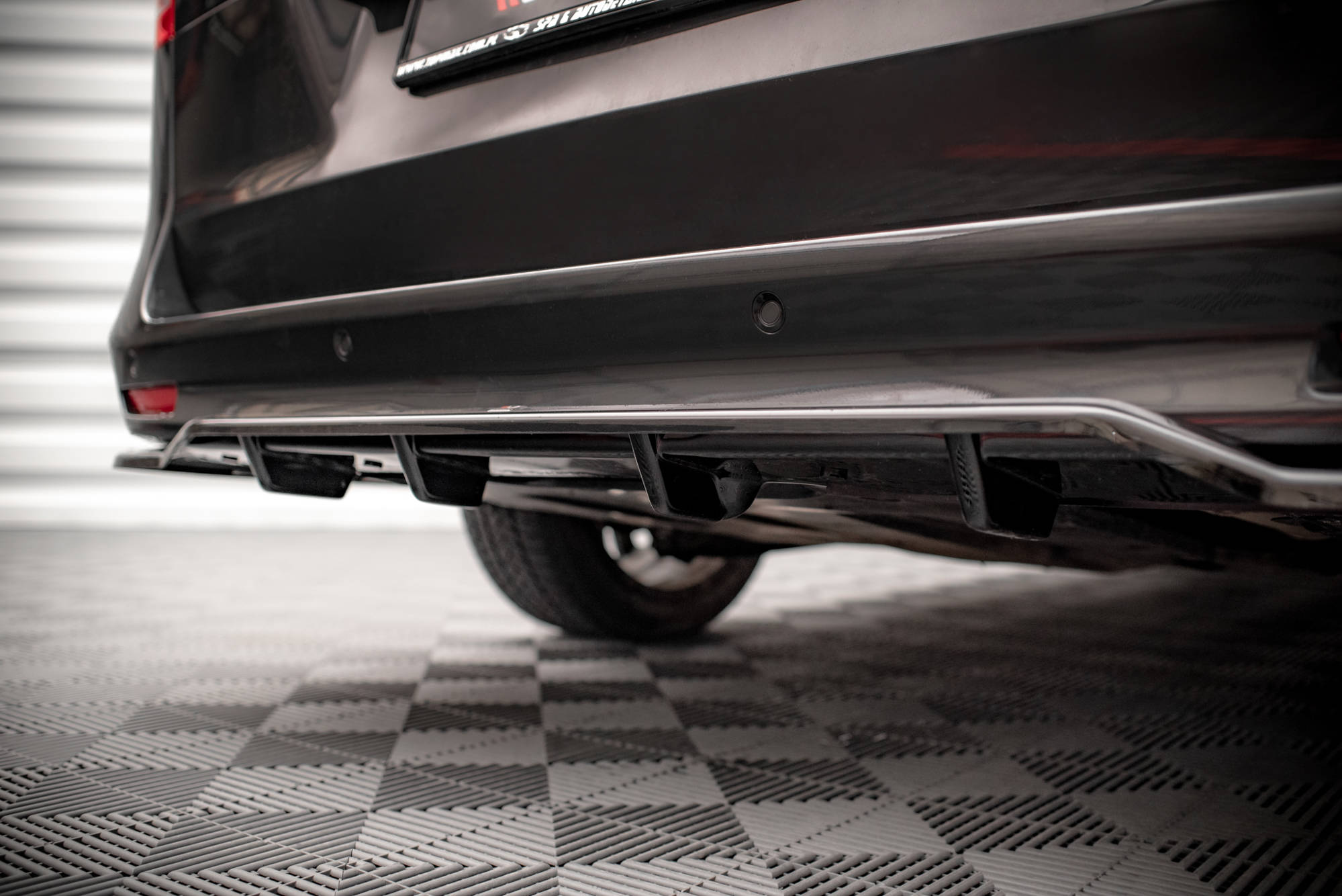 Rear Splitter (with vertical bars) Mercedes-Benz V-Class AMG-Line W447 Facelift - Image 6