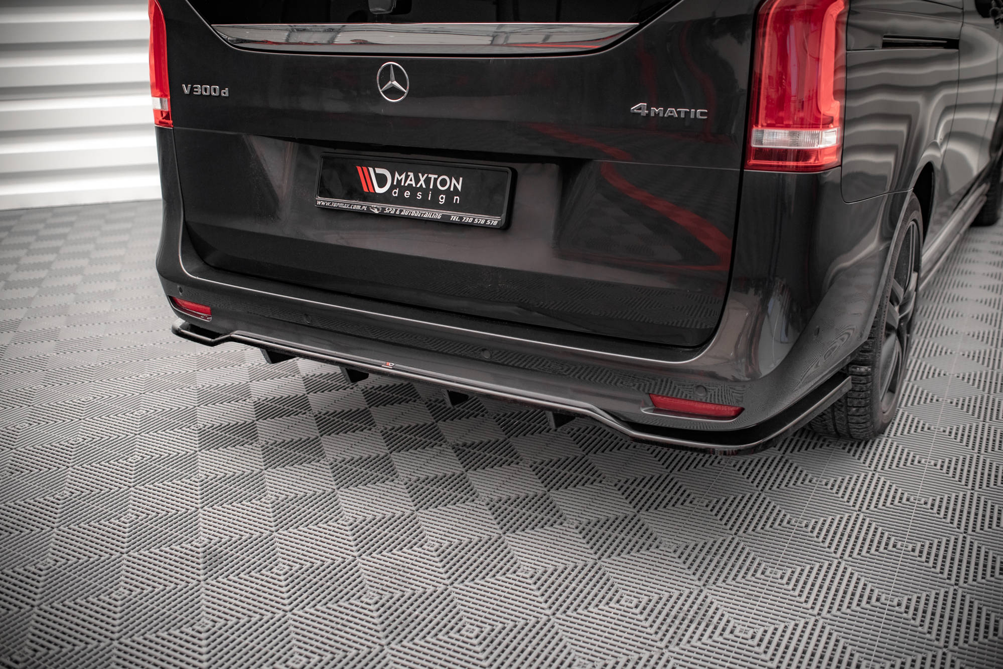 Rear Splitter (with vertical bars) Mercedes-Benz V-Class AMG-Line W447 Facelift - Image 5