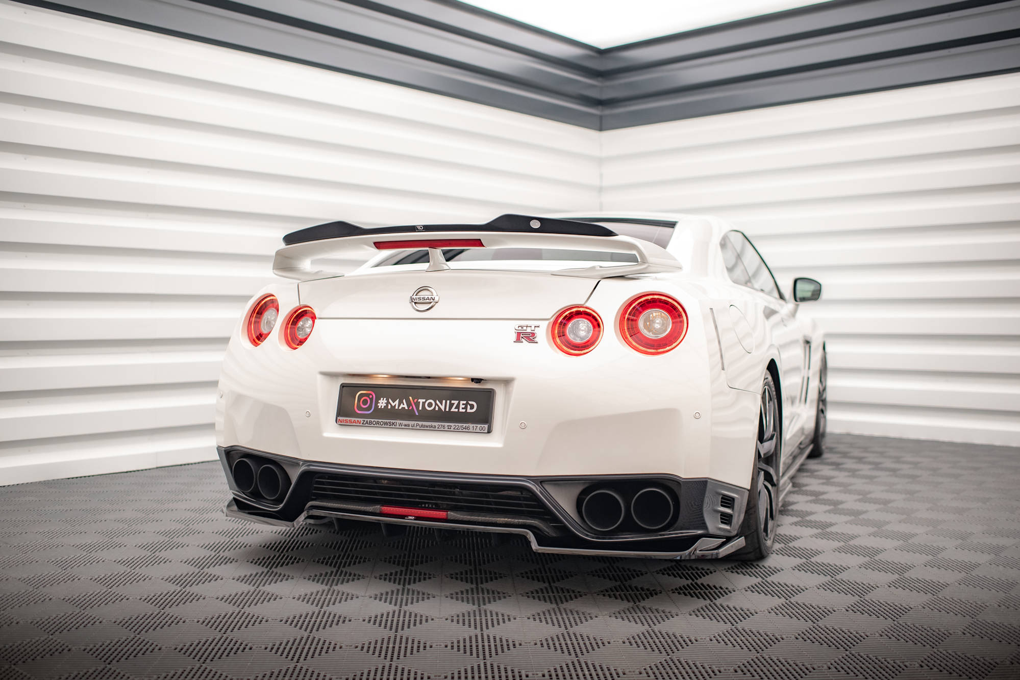 Rear Splitter (with vertical bars) Nissan GTR R35 Facelift - Image 3