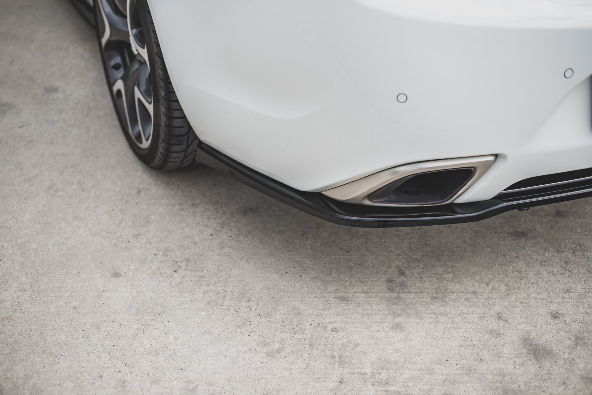 Rear Splitter (with vertical bars) Opel Insignia Mk. 1 OPC Facelift - Image 4