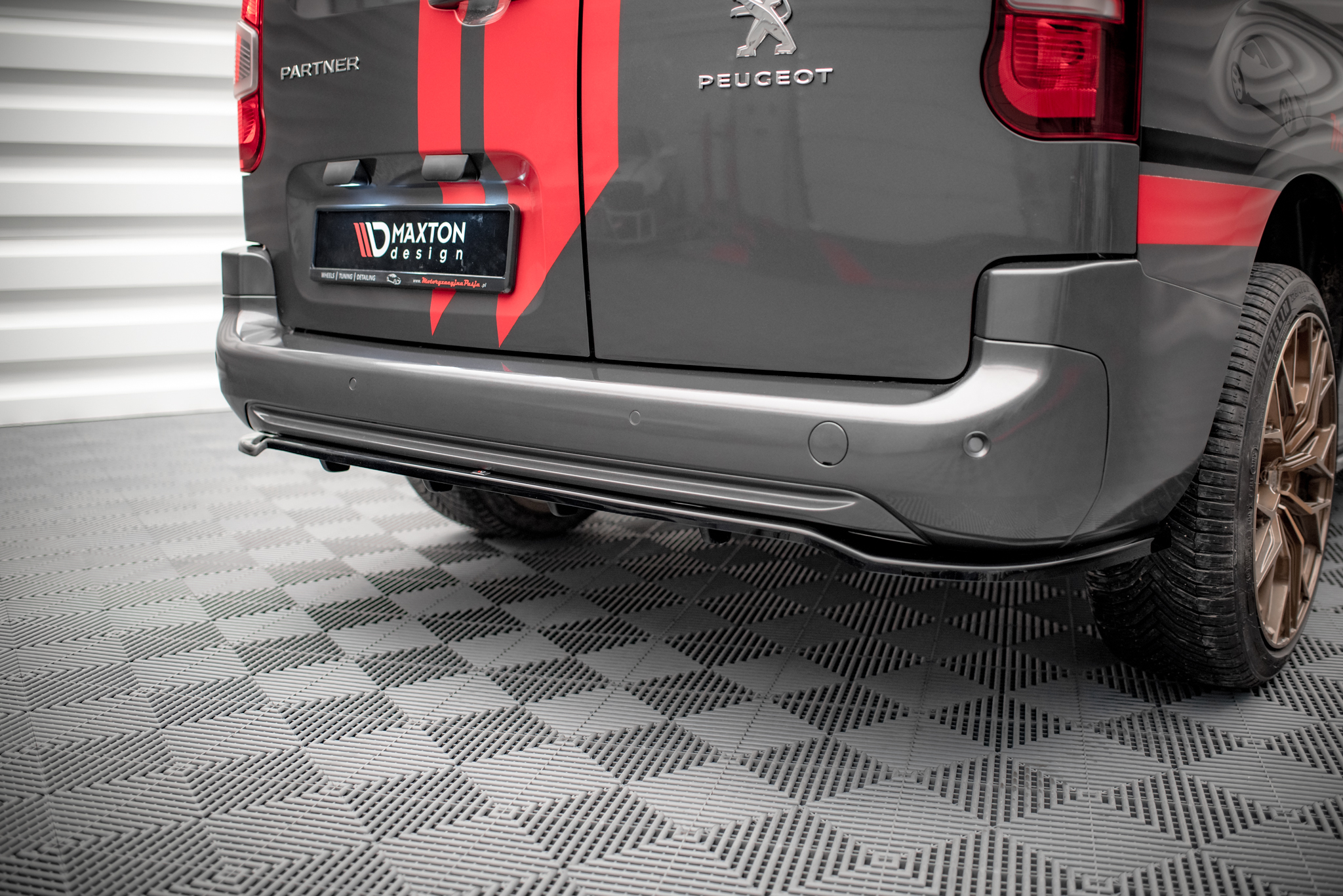 Rear Splitter (with vertical bars) Peugeot Partner Long Mk3 - Image 2