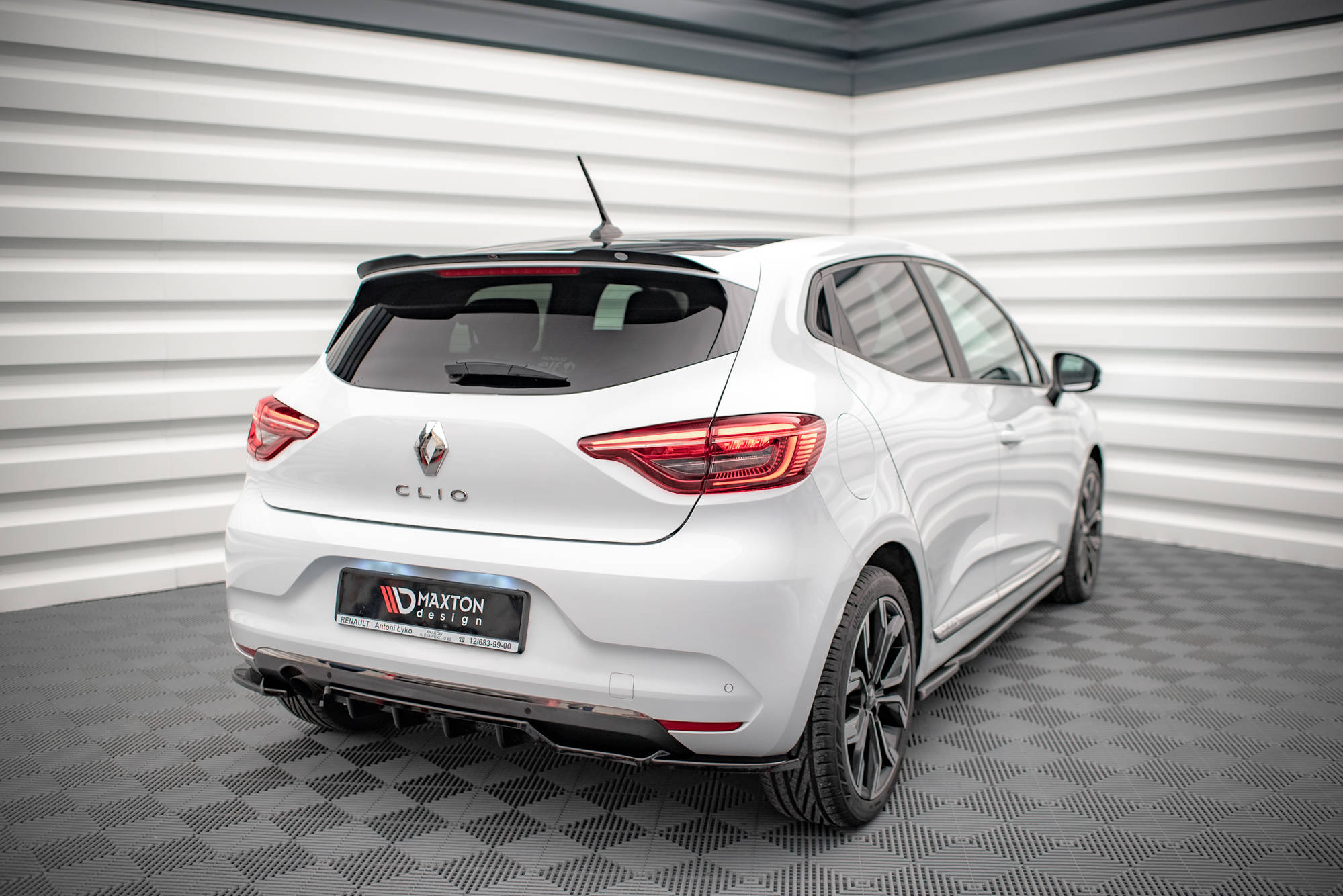 Rear Splitter (with vertical bars) Renault Clio Mk5 - Image 2