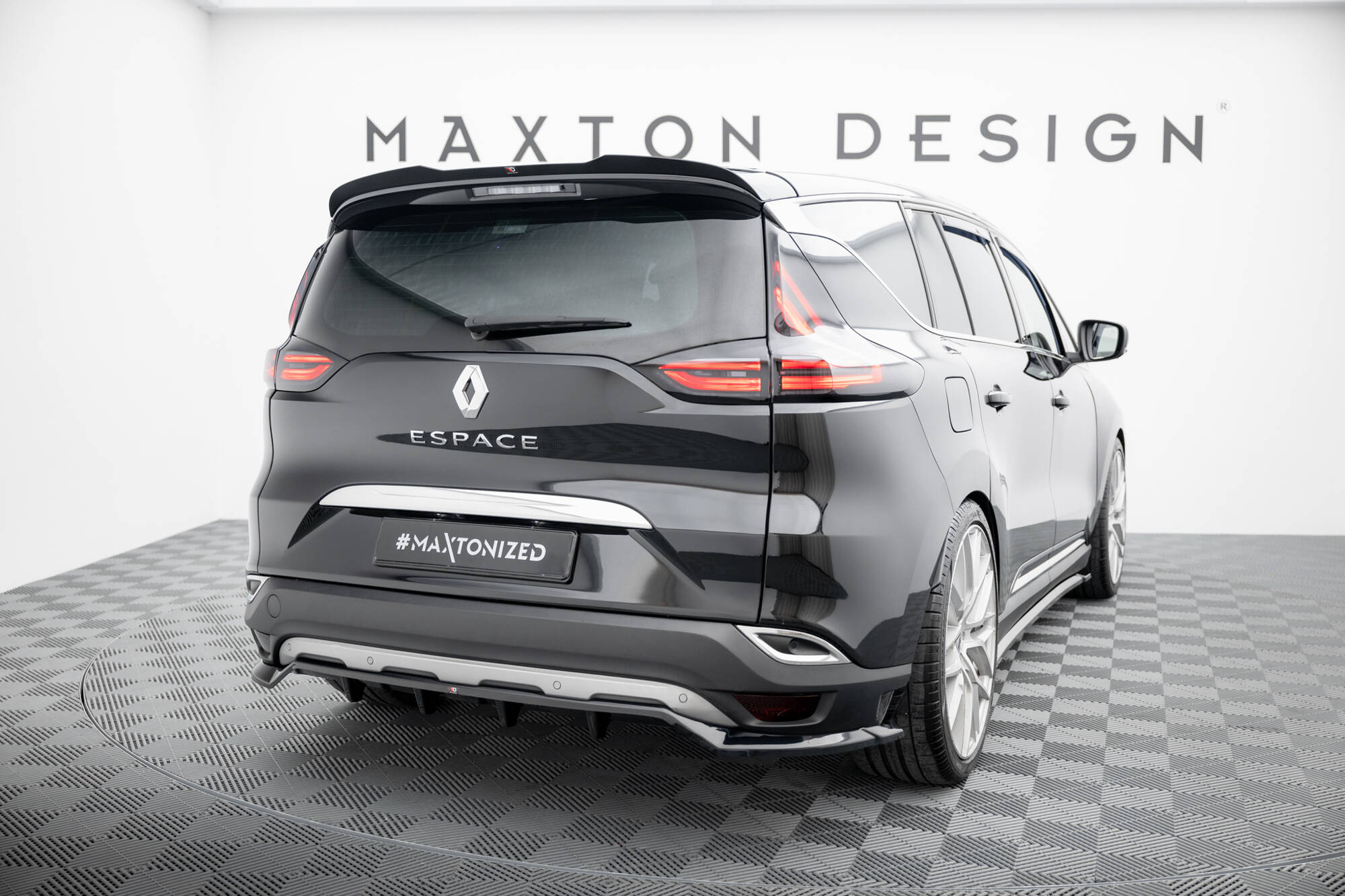Rear Splitter (with vertical bars) Renault Espace Mk5 - Image 4