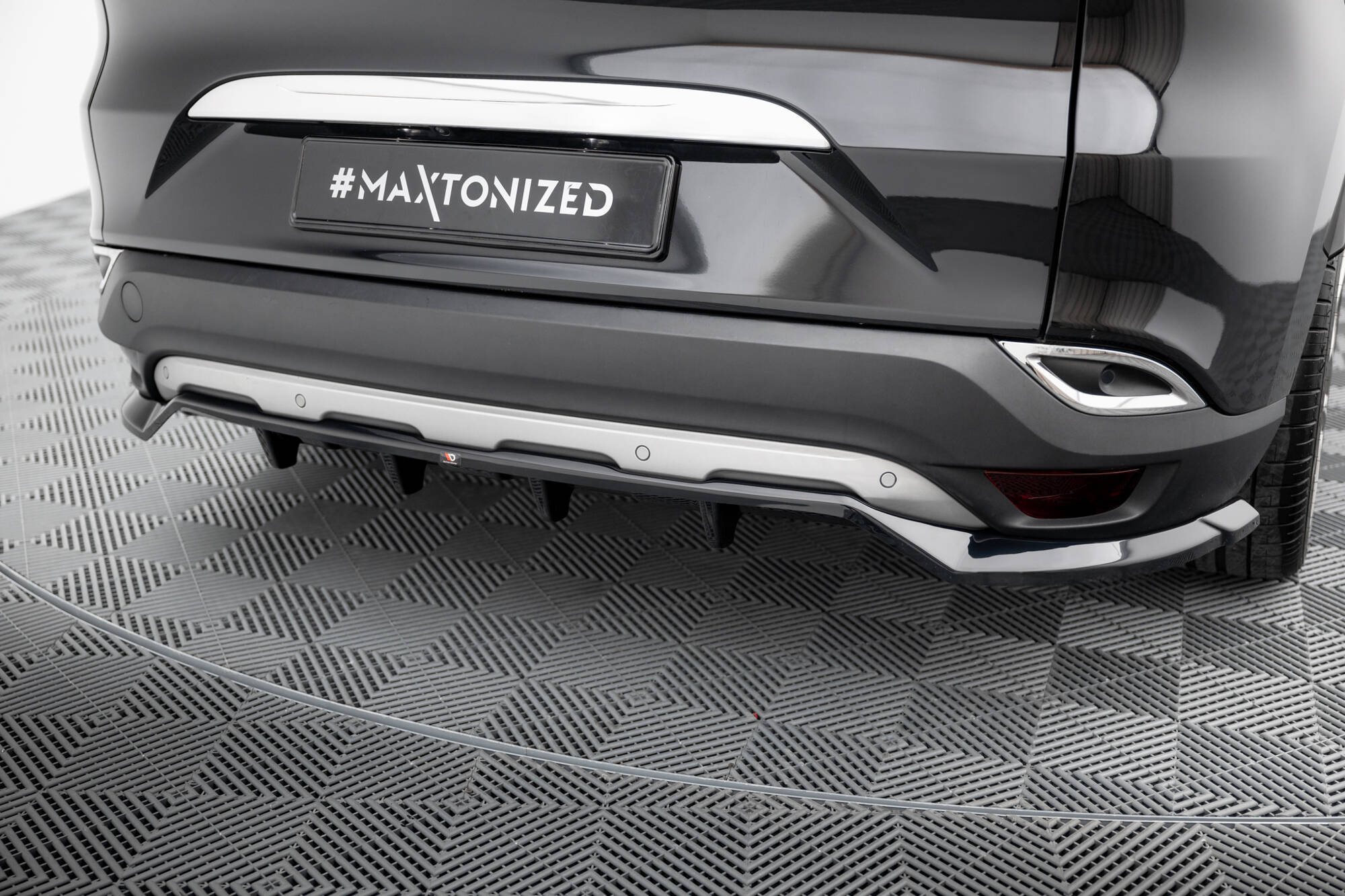 Rear Splitter (with vertical bars) Renault Espace Mk5 - Image 5