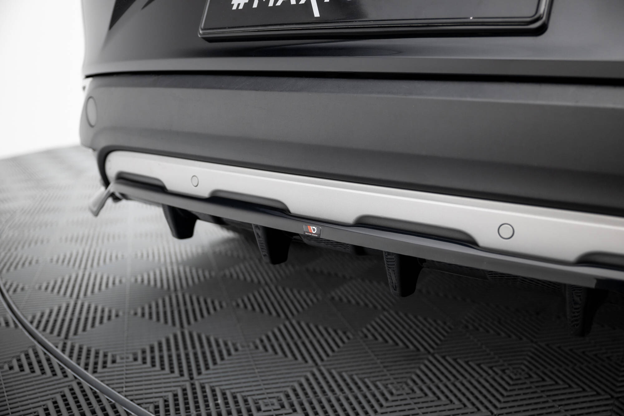 Rear Splitter (with vertical bars) Renault Espace Mk5 - Image 6