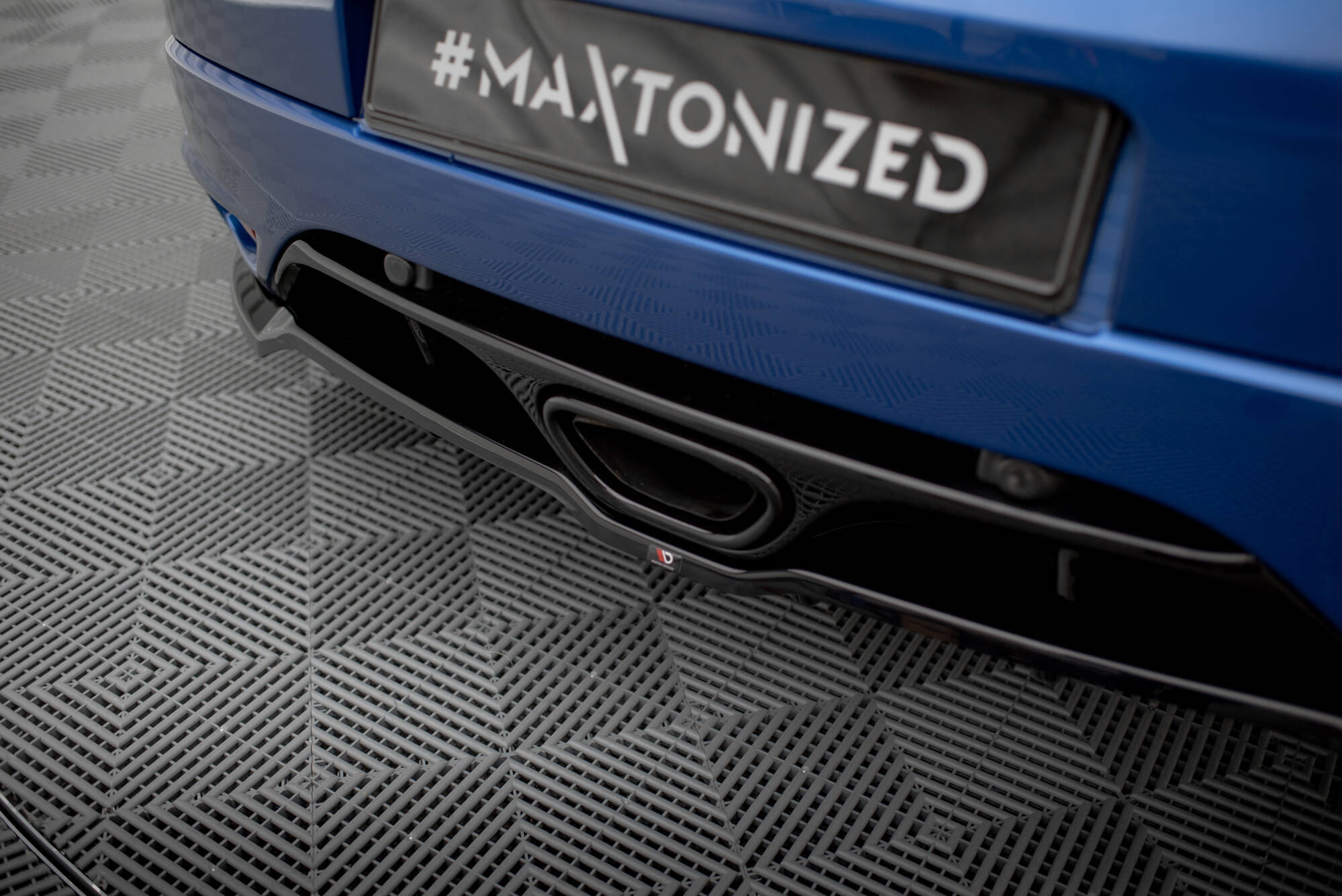 Rear Splitter (with vertical bars) Renault Megane RS Mk3 - Image 5