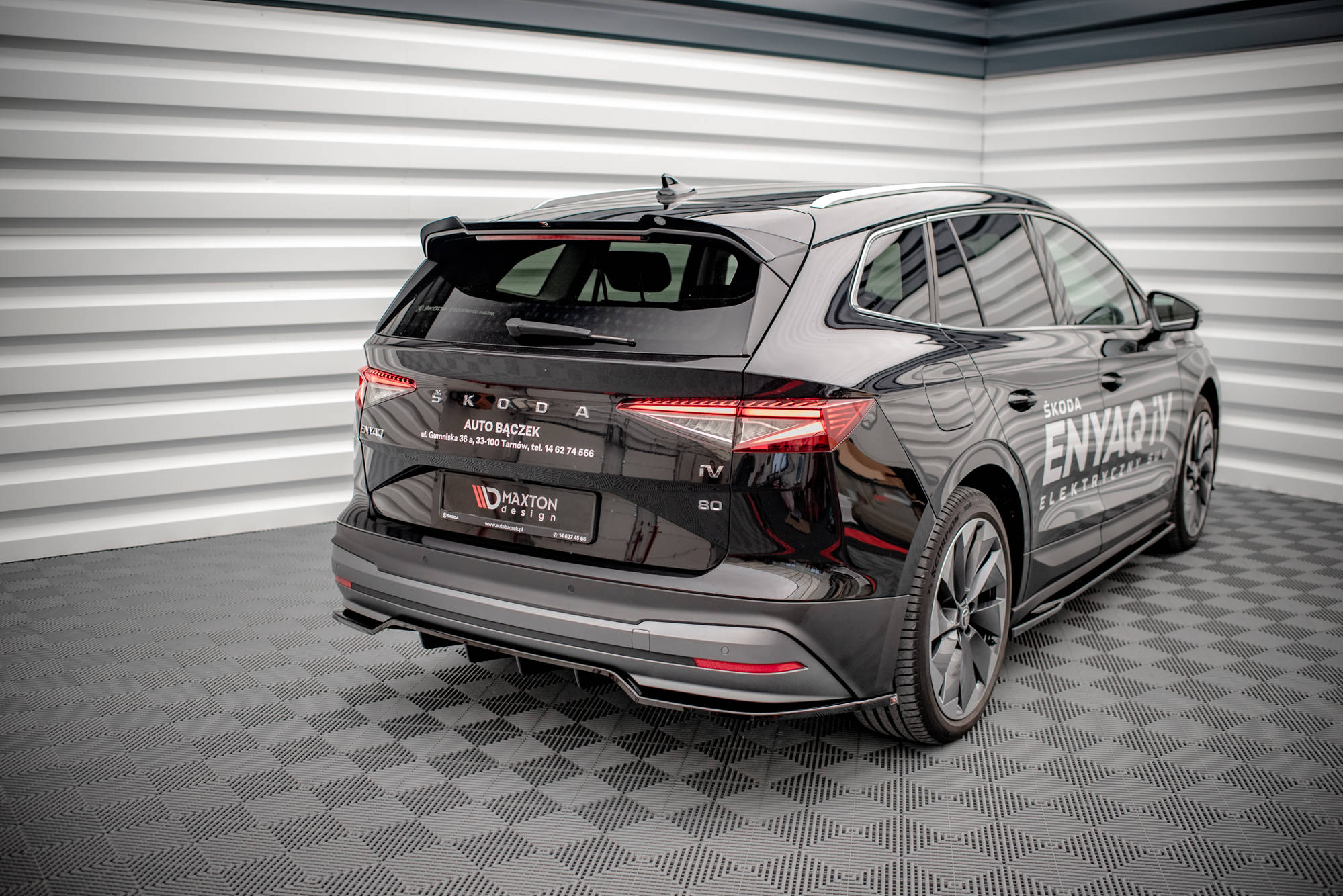 Rear Splitter (with vertical bars) Skoda Enyaq iV - Image 4