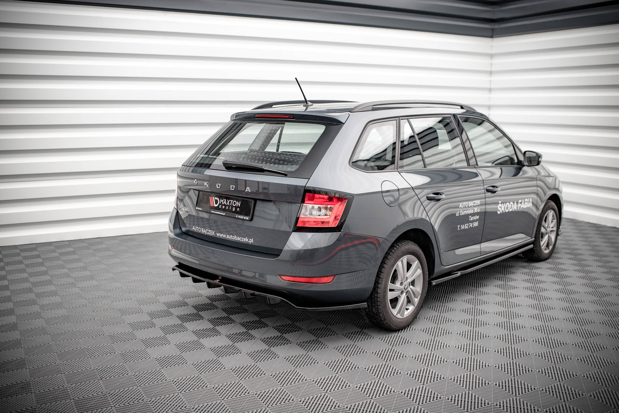 Rear Splitter (with vertical bars) Skoda Fabia Combi Mk3 Facelift - Image 2
