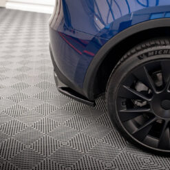 Alternative view of Rear Splitter (with vertical bars) Tesla Model Y