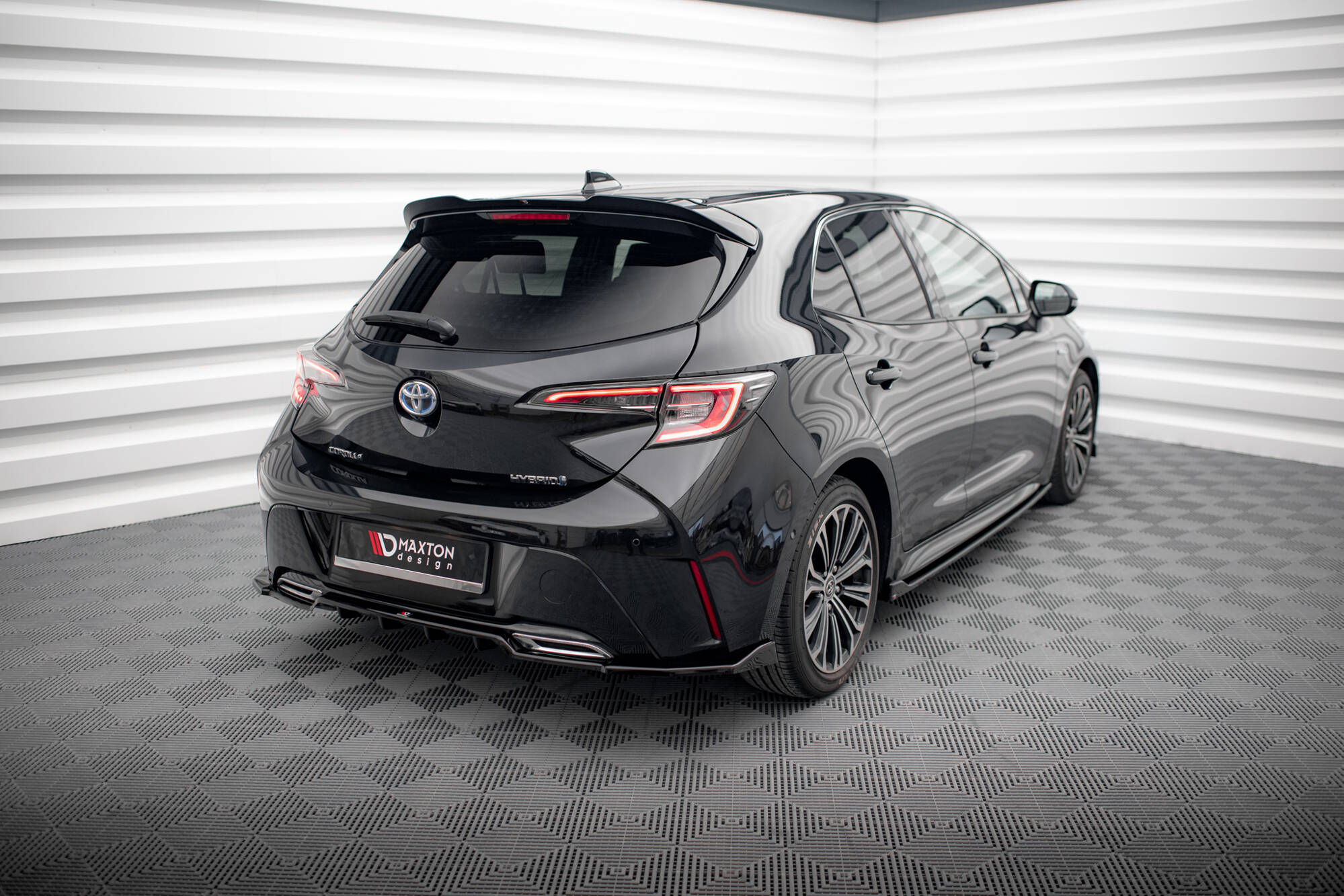 Rear Splitter (with vertical bars) Toyota Corolla Hatchback Mk12 - Image 3