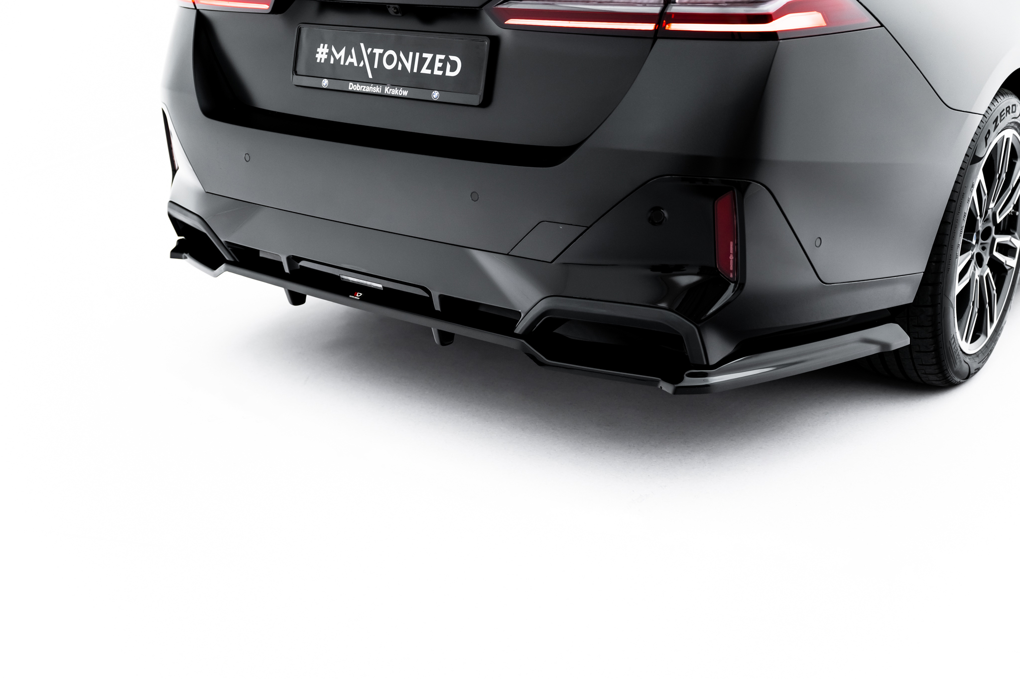 Rear Splitter (with vertical bars) V.1 BMW 5 / i5 M-Pack Sedan / Touring G60 / G61 - Image 2