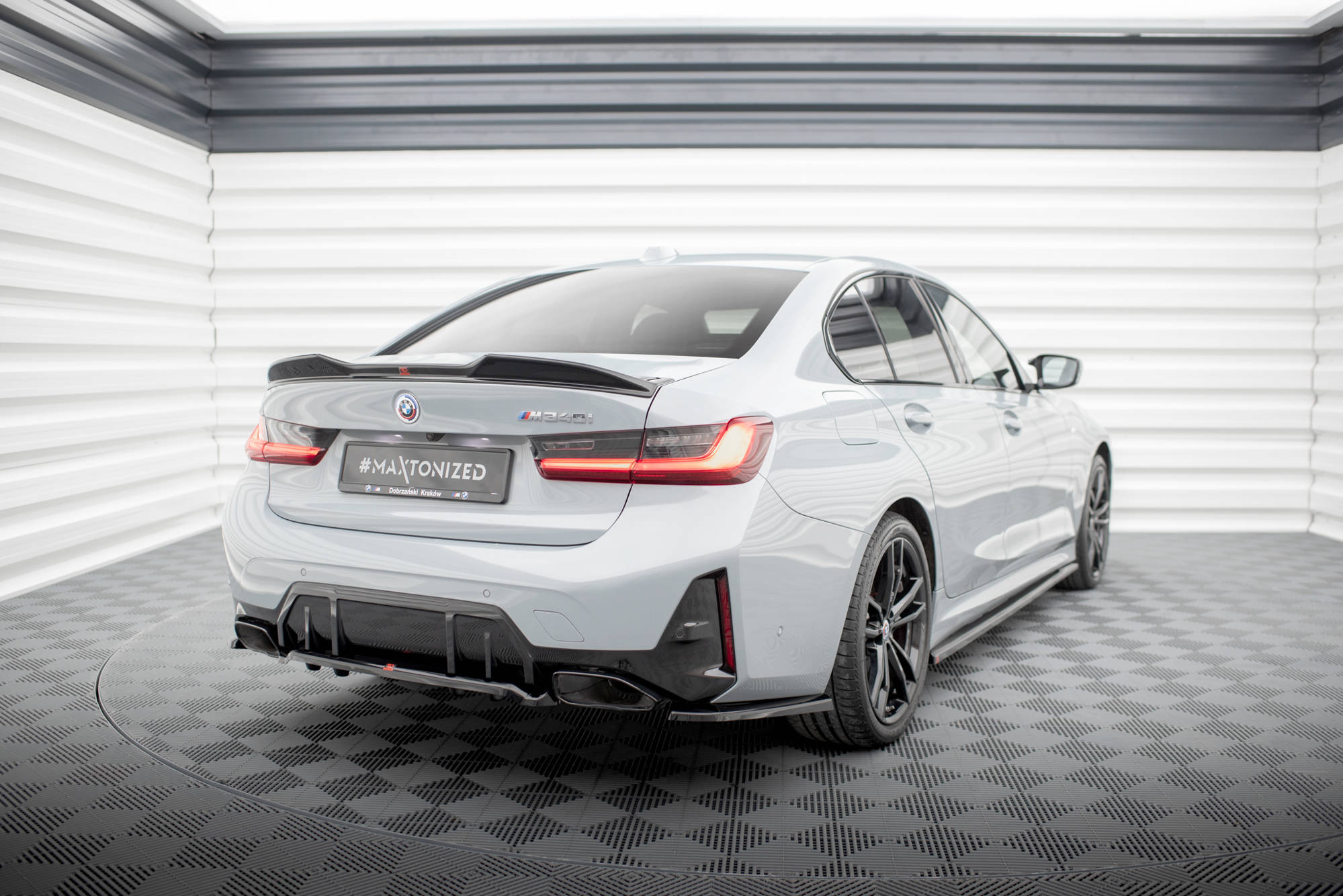 Rear Splitter (with vertical bars) V.1 BMW M340i G20 / G21 Facelift - Image 3