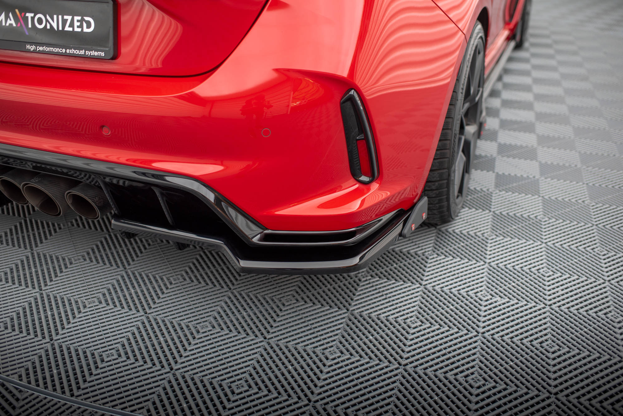 Rear Splitter (with vertical bars) V.1 + Flaps Honda Civic Type-R Mk 11 - Image 2