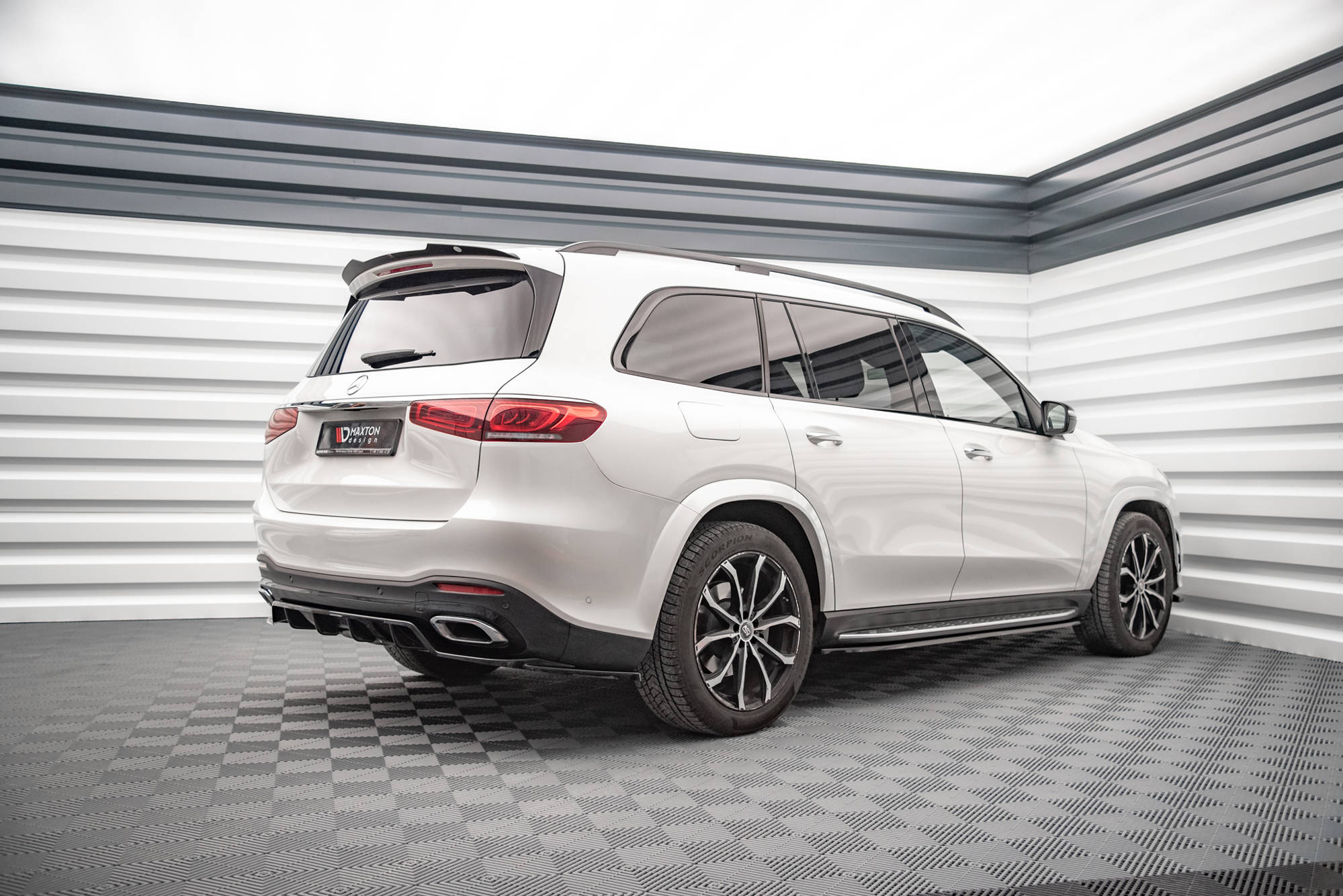 Rear Splitter (with vertical bars) V.1 Mercedes-Benz GLS AMG-Line X167 - Image 2