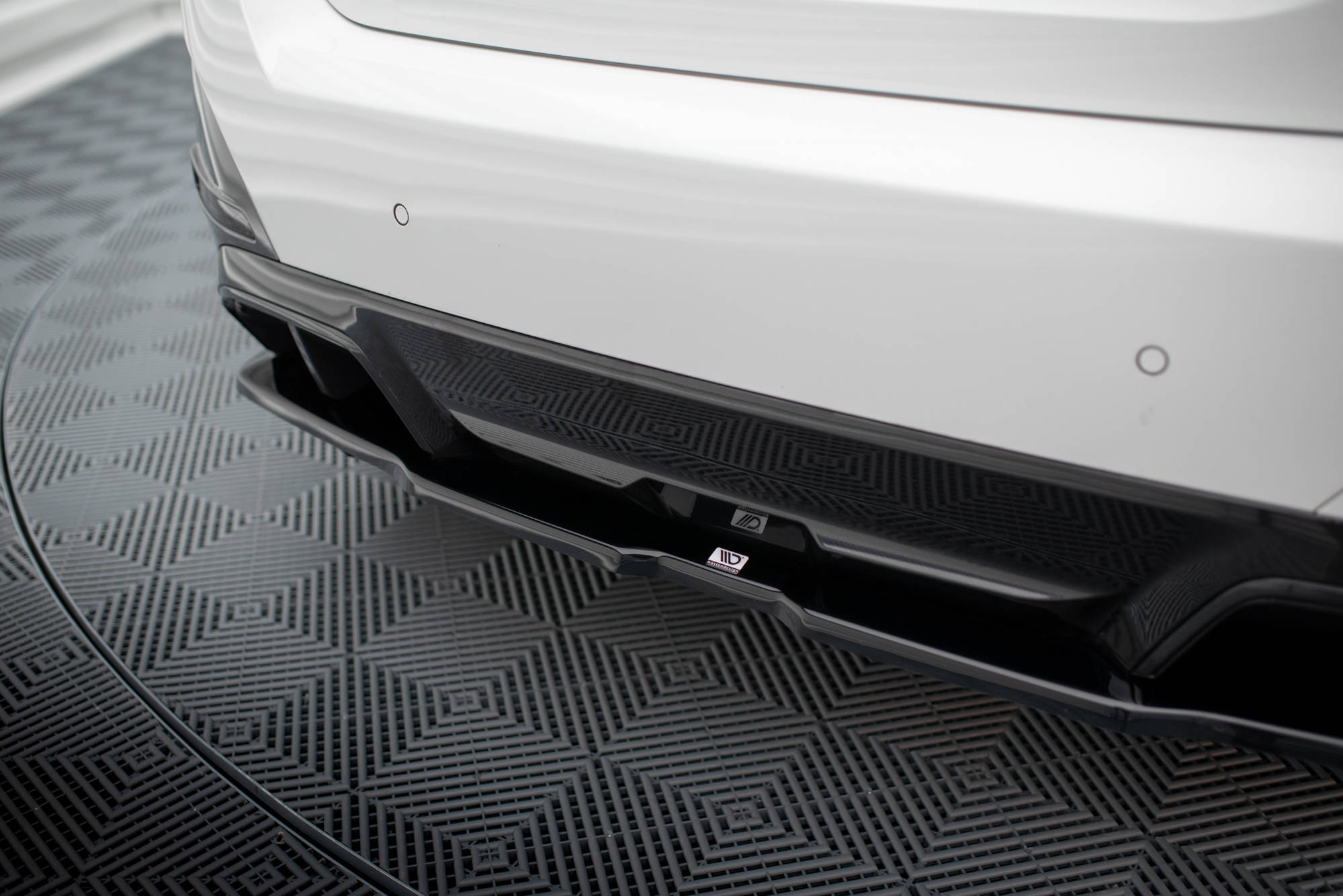Rear Splitter (with vertical bars) V.2 BMW i4 M-Pack G26 - Image 2