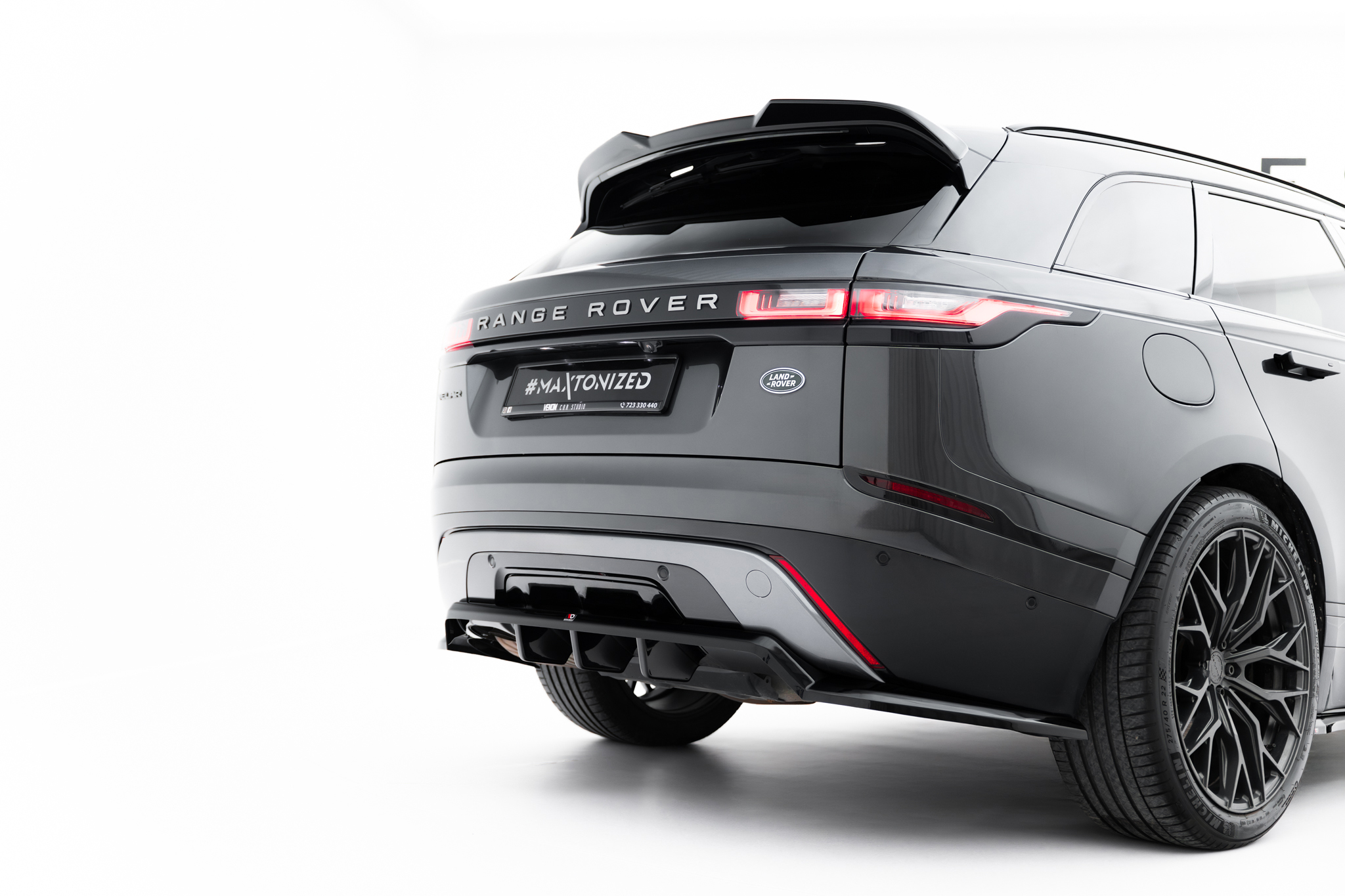 Rear Splitter (with vertical bars) V.2 Land Rover Range Rover Velar R-Dynamic Mk1 - Image 3