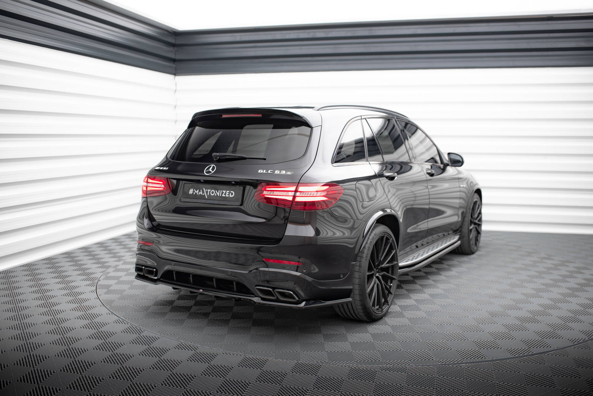 Rear Splitter (with vertical bars) V.2 Mercedes-AMG GLC 63 SUV X253 - Image 2