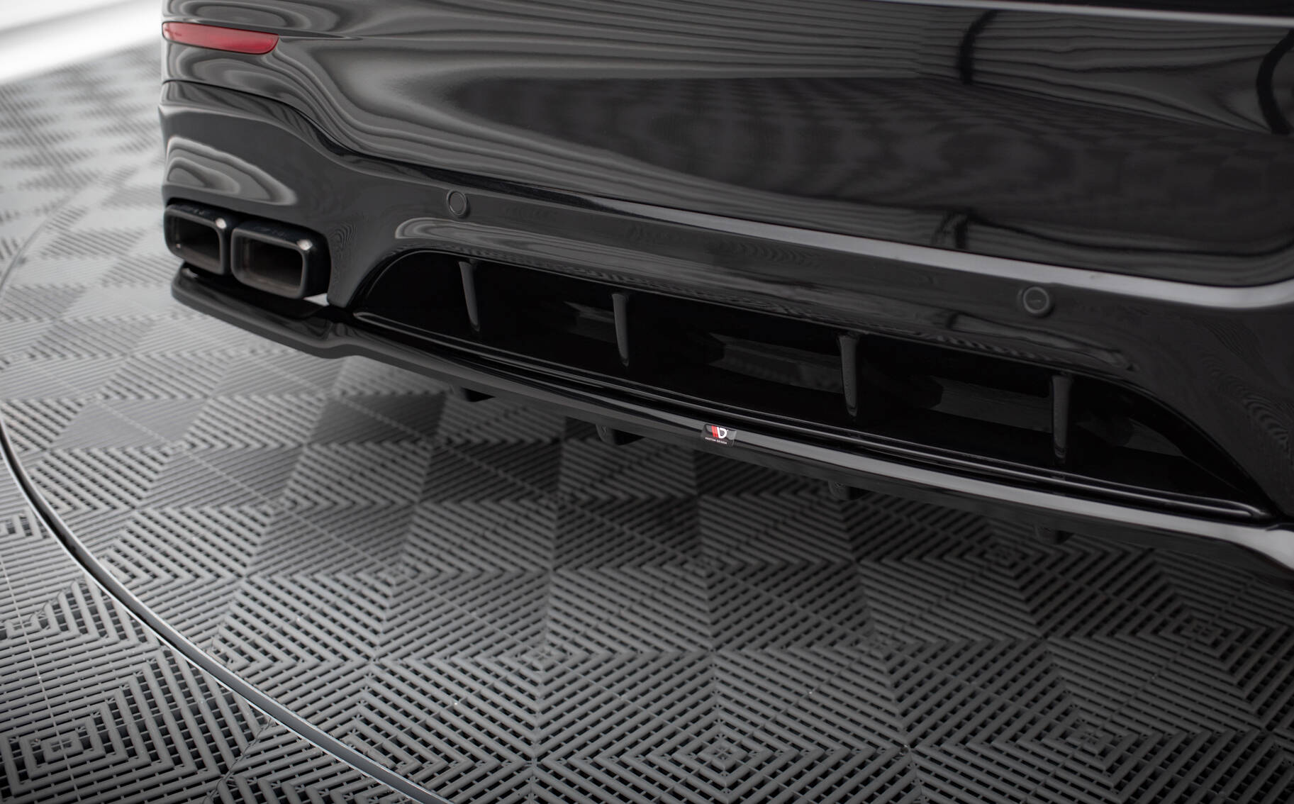 Rear Splitter (with vertical bars) V.2 Mercedes-AMG GLC 63 SUV X253 - Image 3