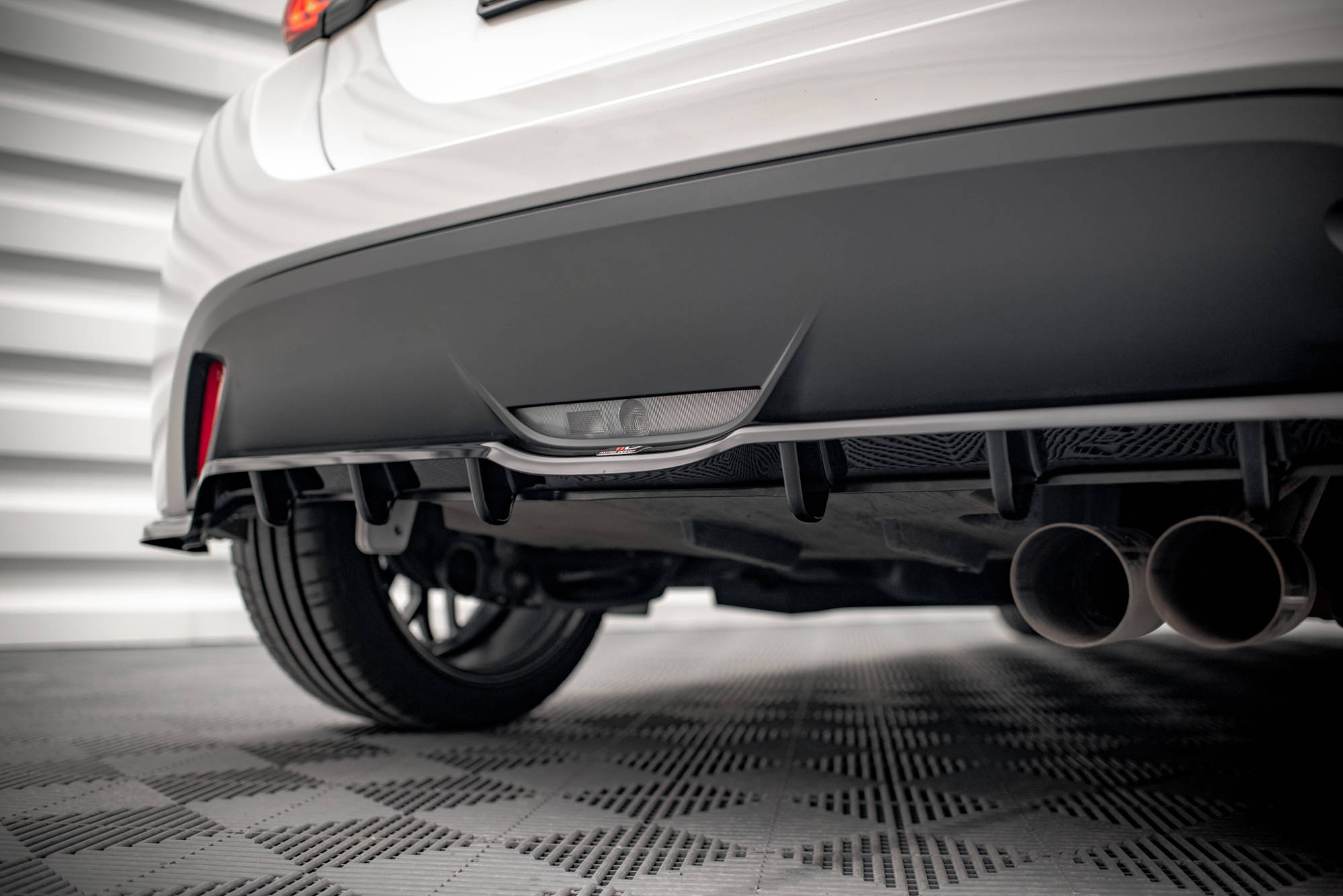 Rear Splitter (with vertical bars) V.2 Toyota Yaris Mk4 - Image 3