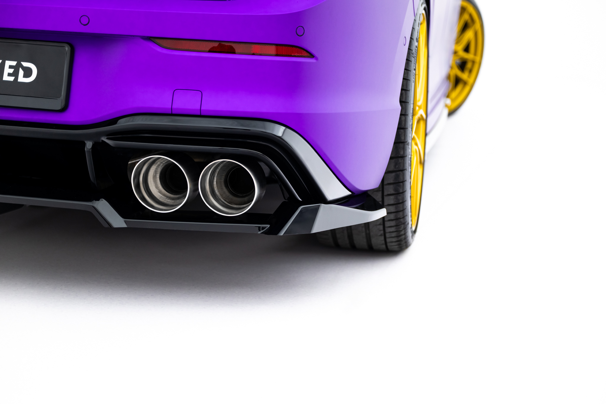Rear Splitter (with vertical bars) V.2 Volkswagen Golf R Hatchback Mk8 / Mk8 Facelift - Image 2