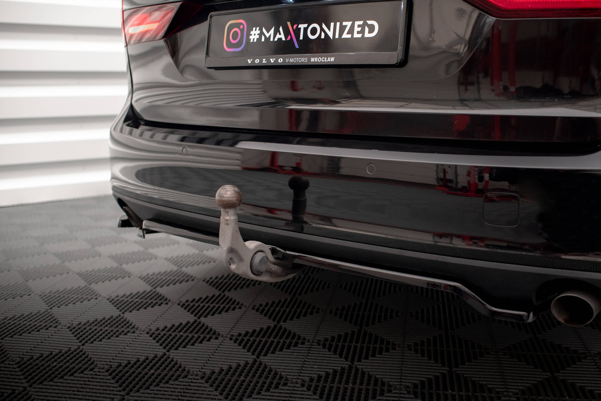 Rear Splitter (with vertical bars) V.2 Volvo V90 Mk2 - Image 3