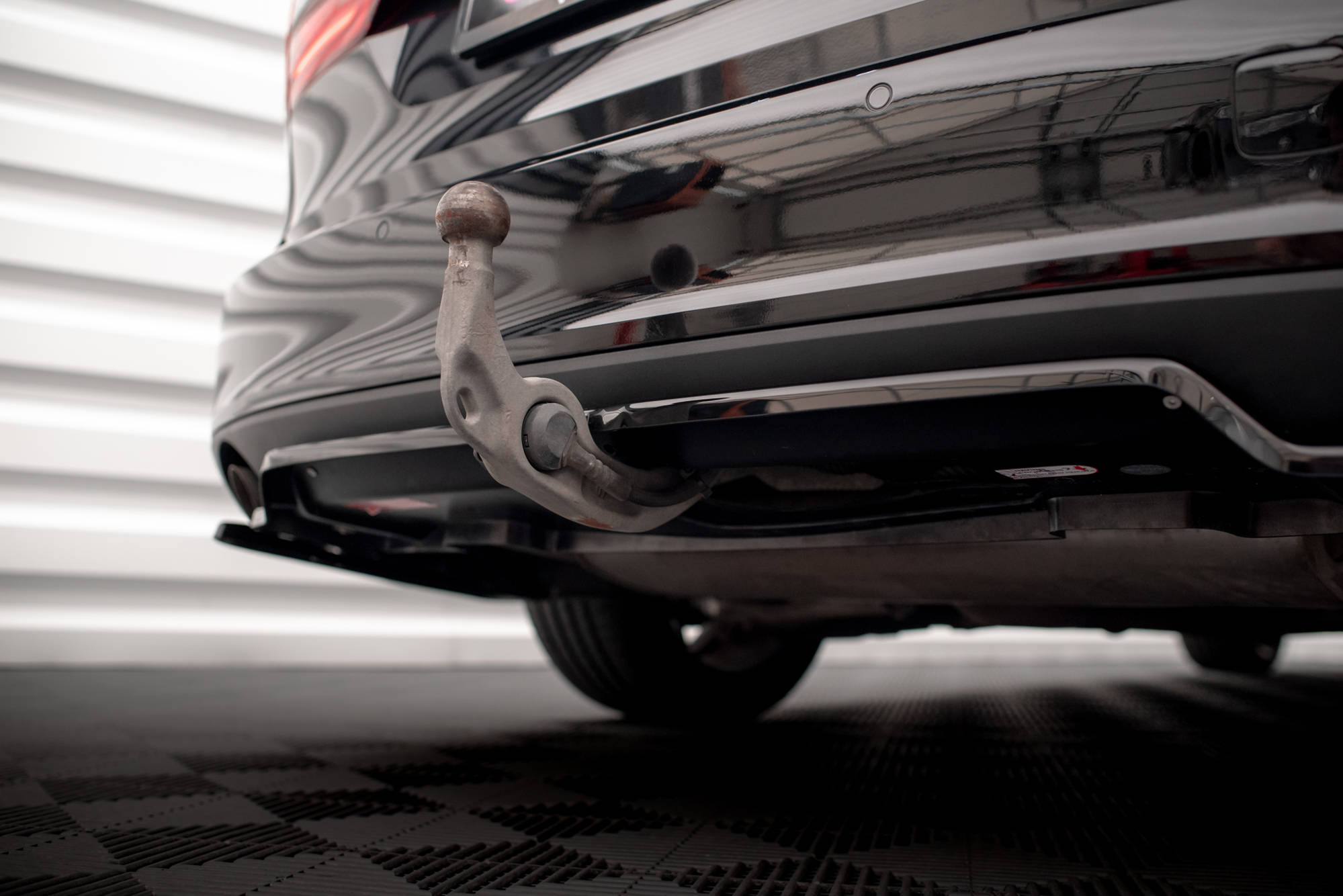 Rear Splitter (with vertical bars) V.2 Volvo V90 Mk2 - Image 4