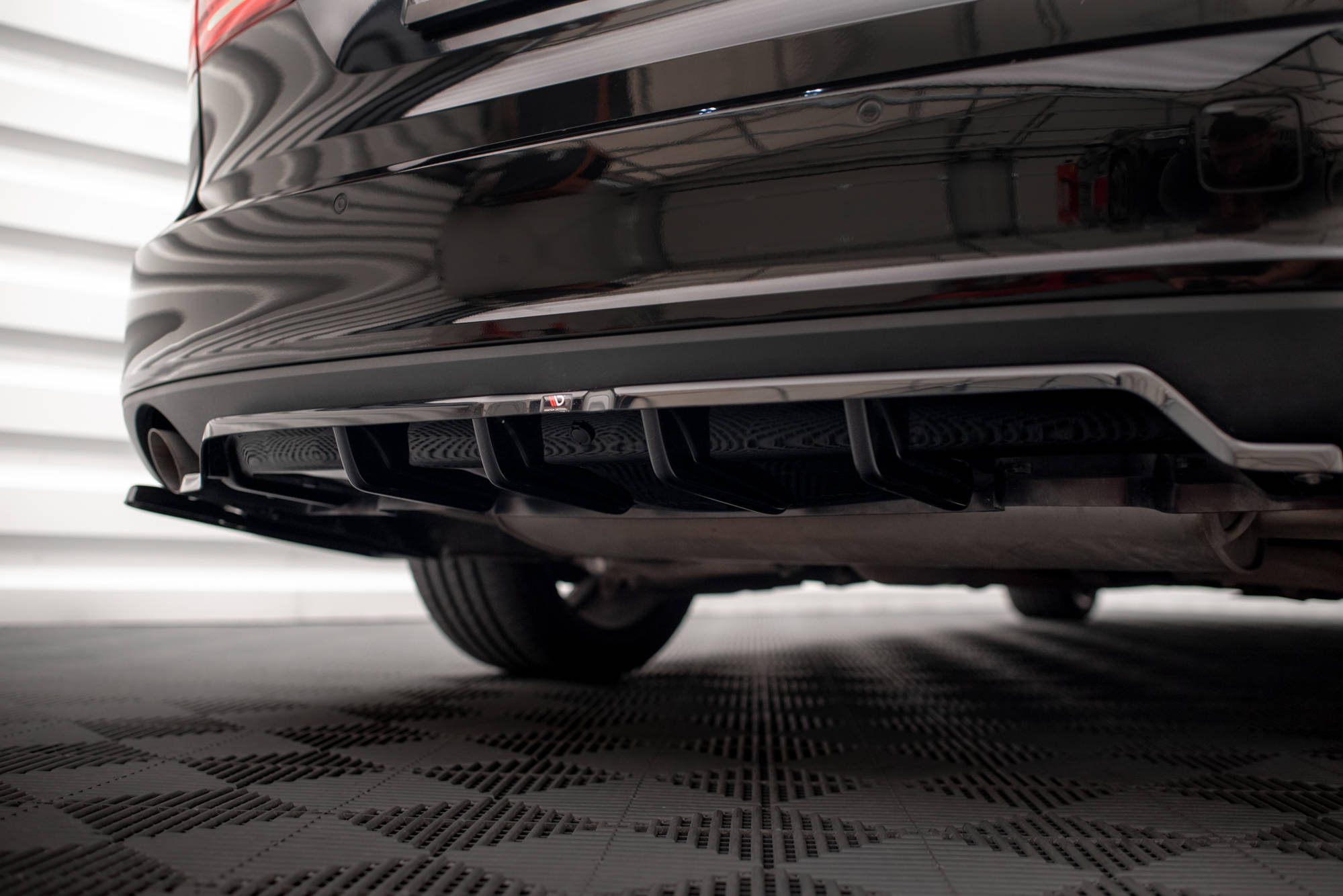 Rear Splitter (with vertical bars) V.2 Volvo V90 Mk2 - Image 5